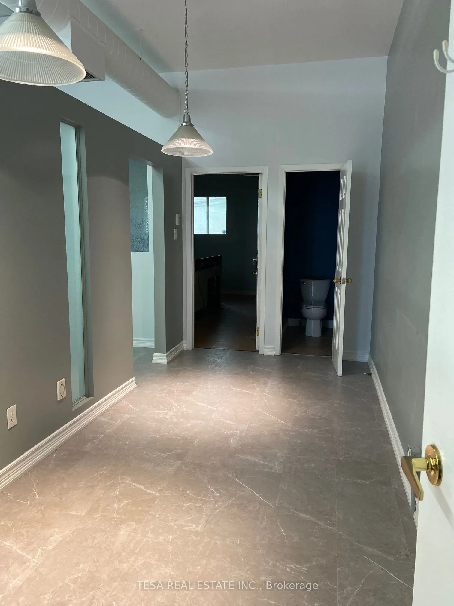 566 Sheppard Avenue W