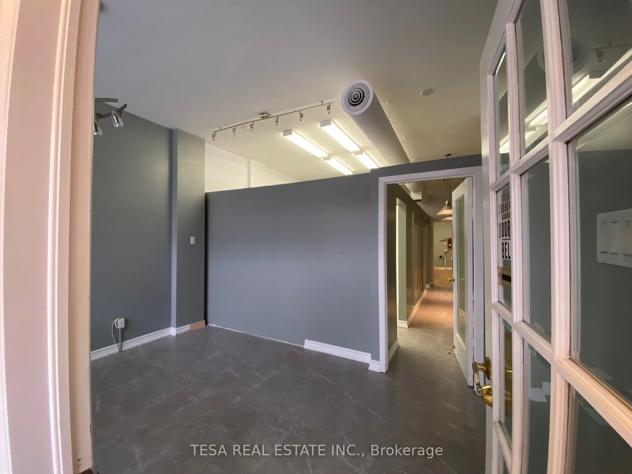 566 Sheppard Avenue W