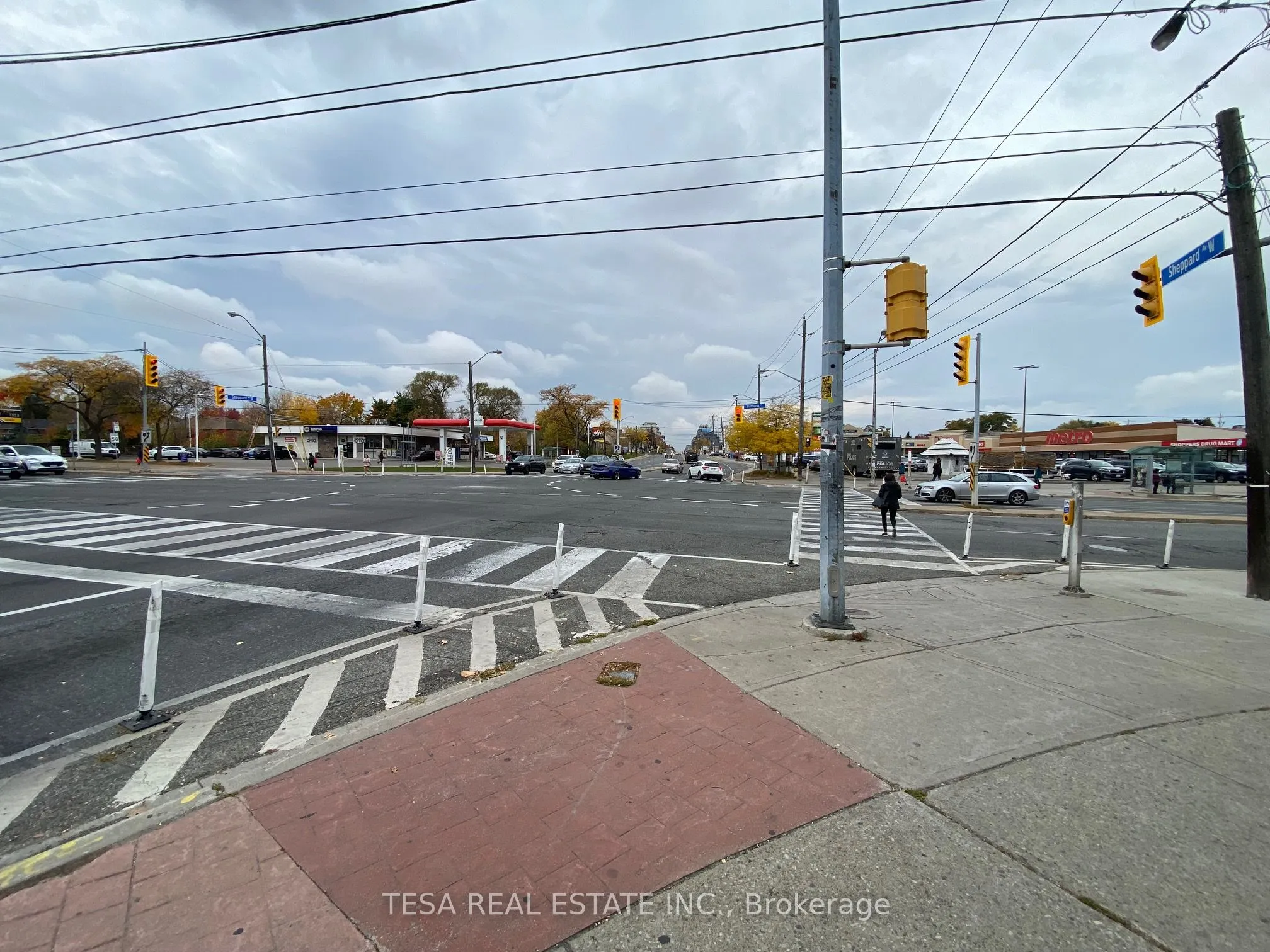566 Sheppard Avenue W
