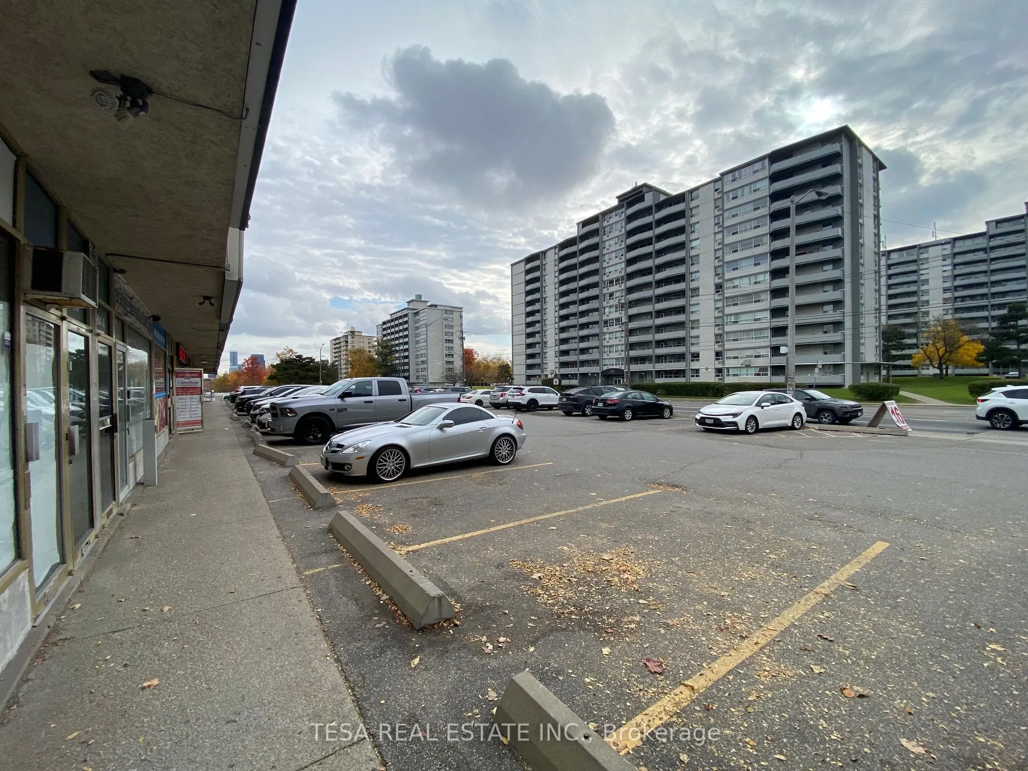 566 Sheppard Avenue W
