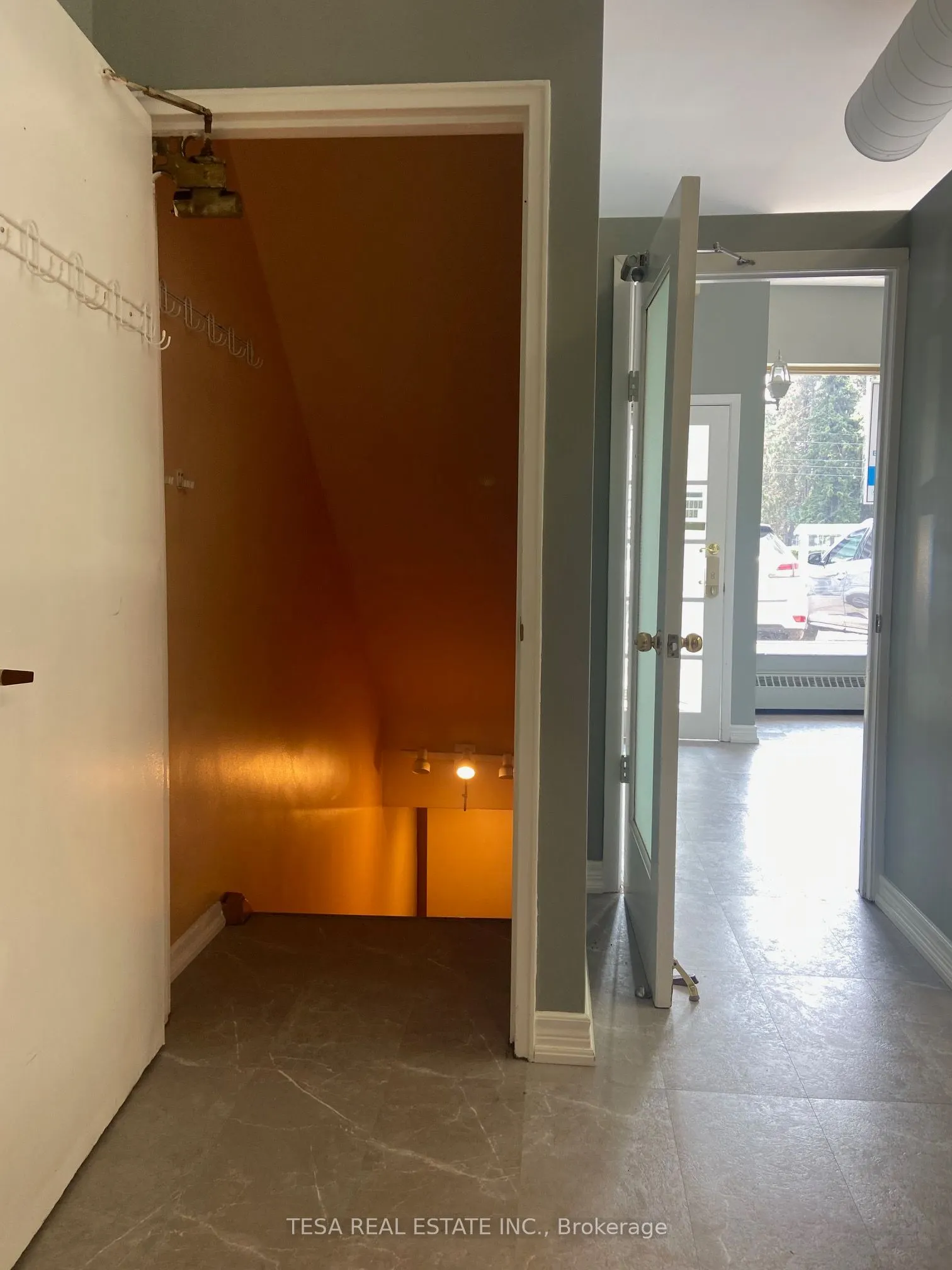 566 Sheppard Avenue W