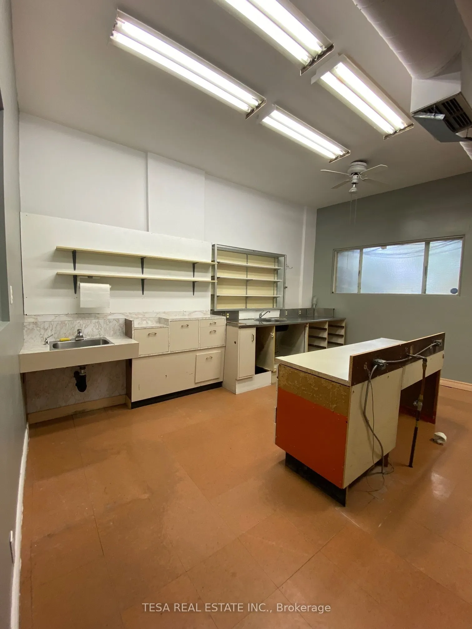 566 Sheppard Avenue W