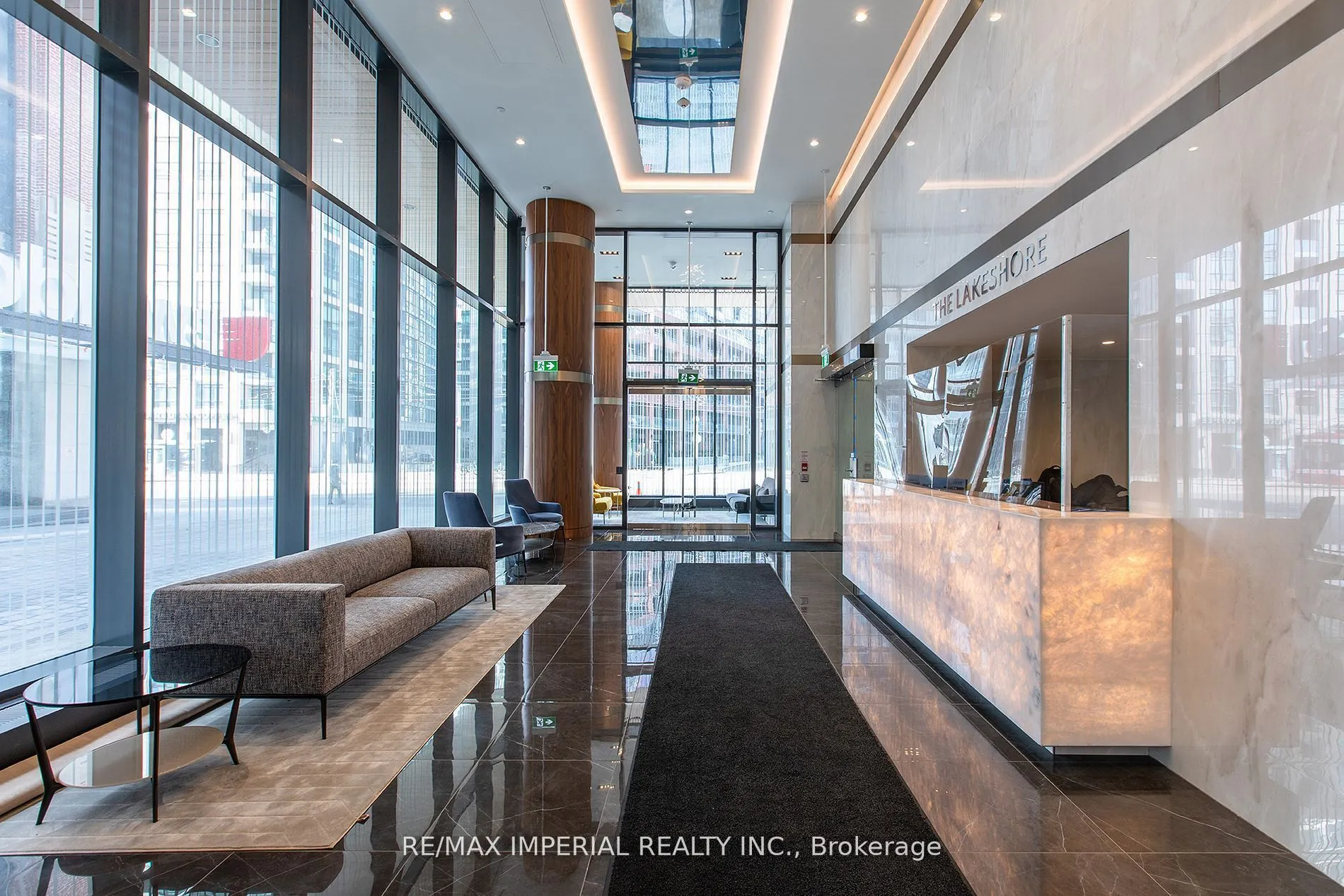 19 Bathurst Street, #611