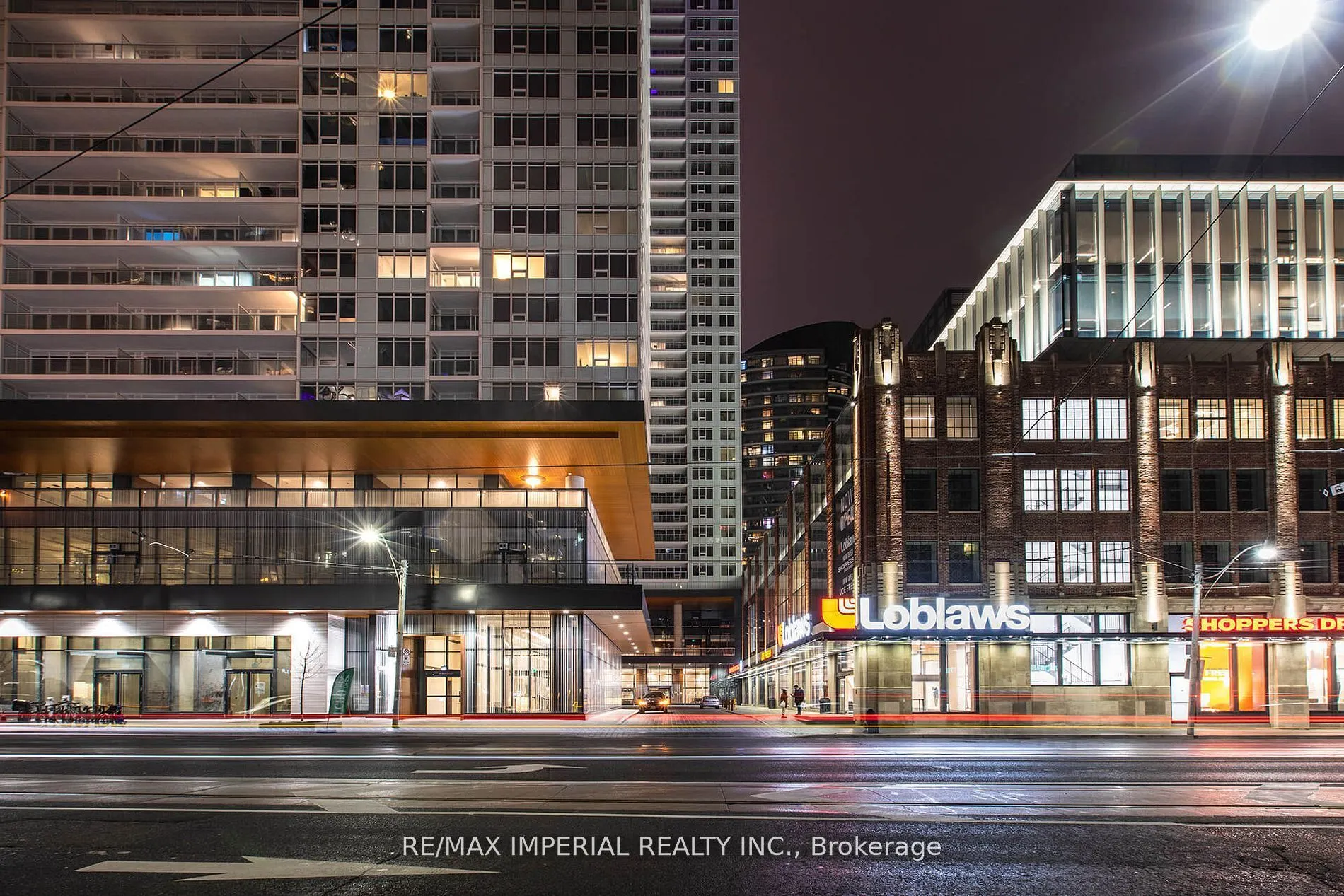 19 Bathurst Street, #611