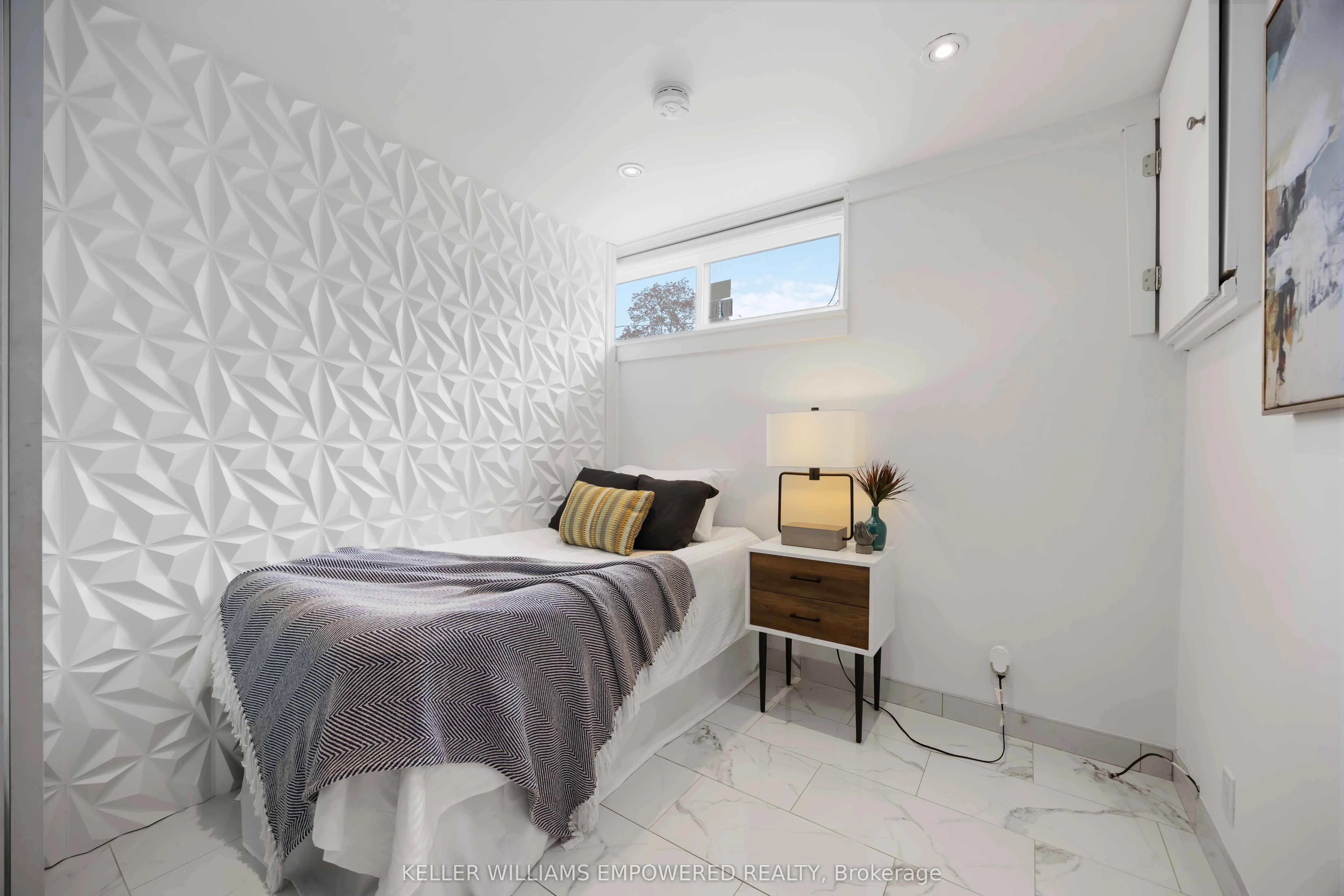 112 Kingslake Road