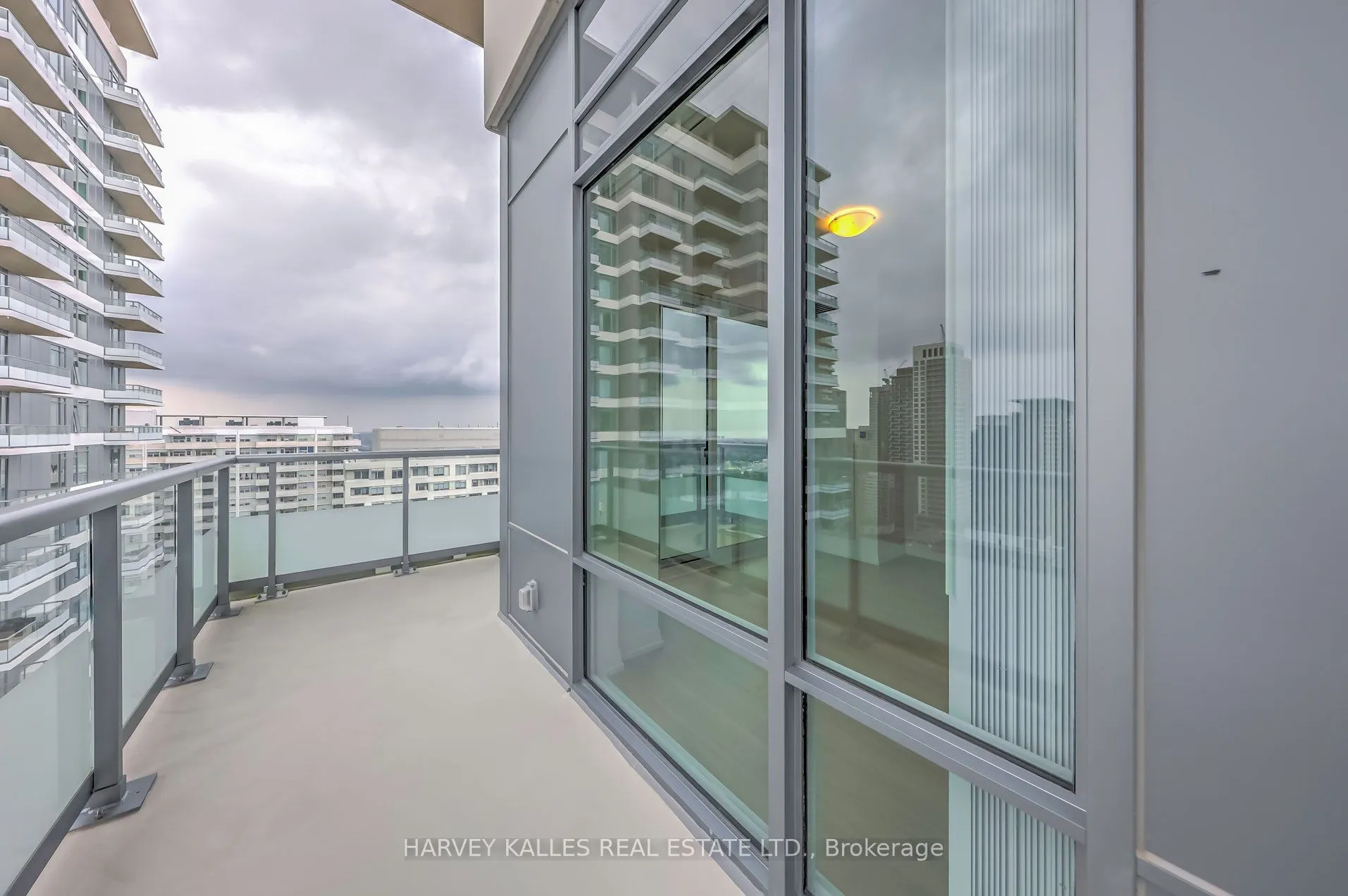 25 Holly Street, #PH03