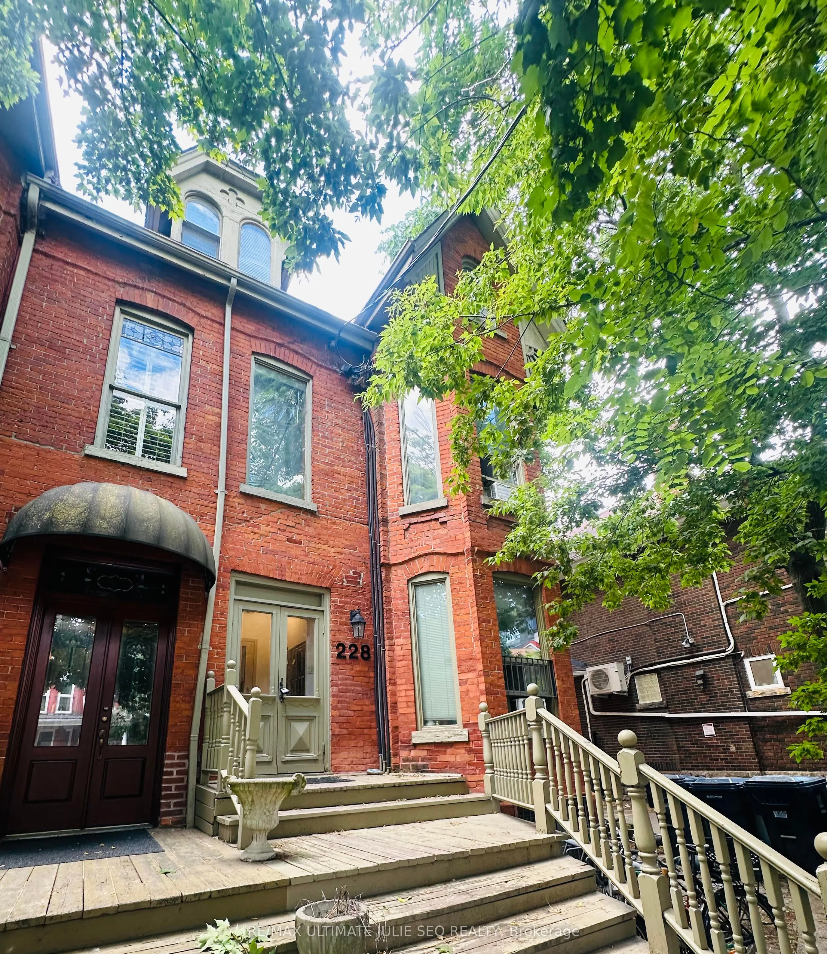 228 Beverley Street