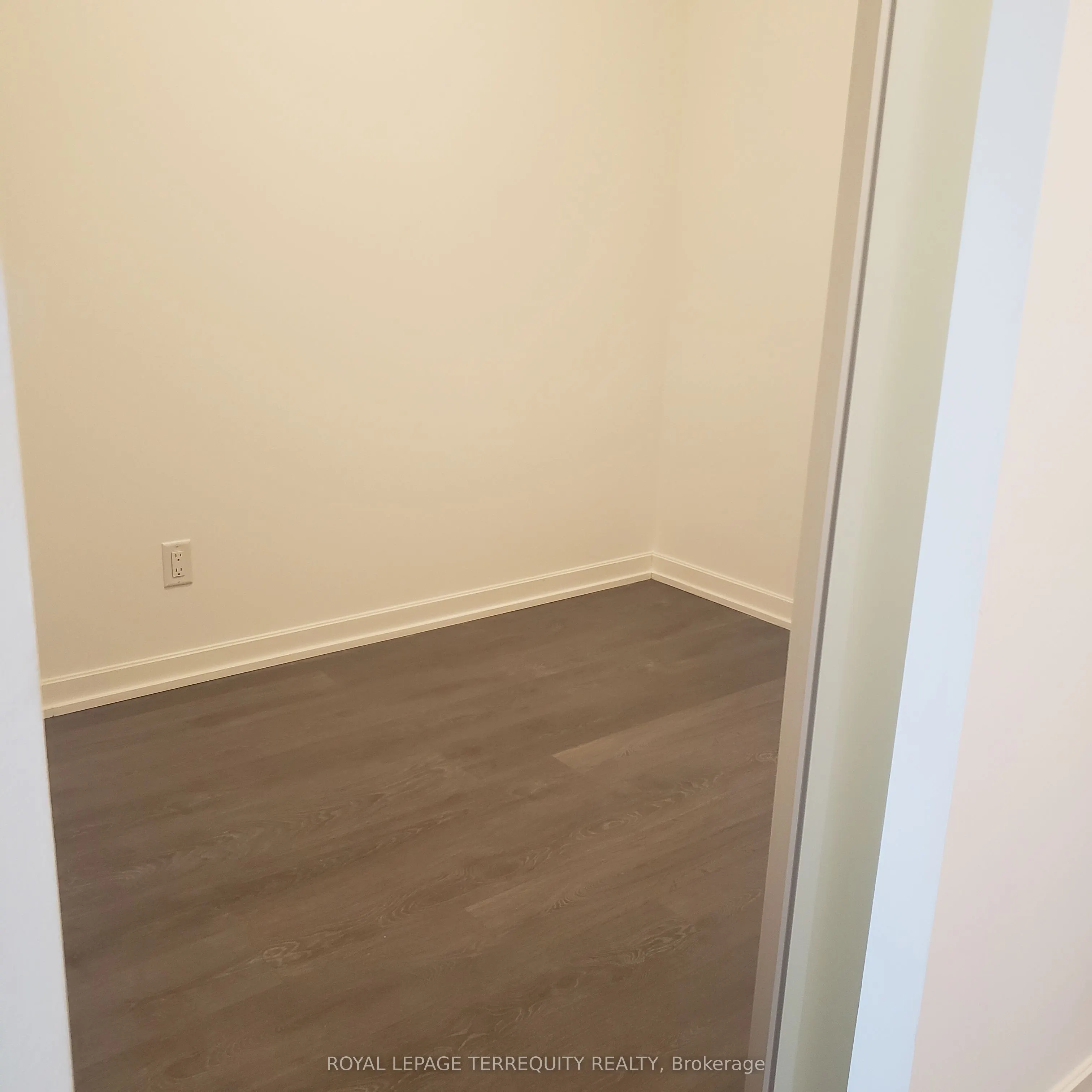 36 Forest Manor Road, #1306
