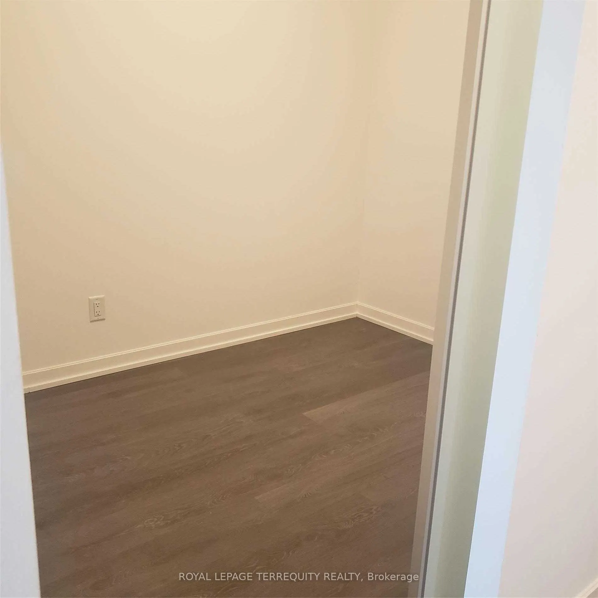36 Forest Manor Road, #1306