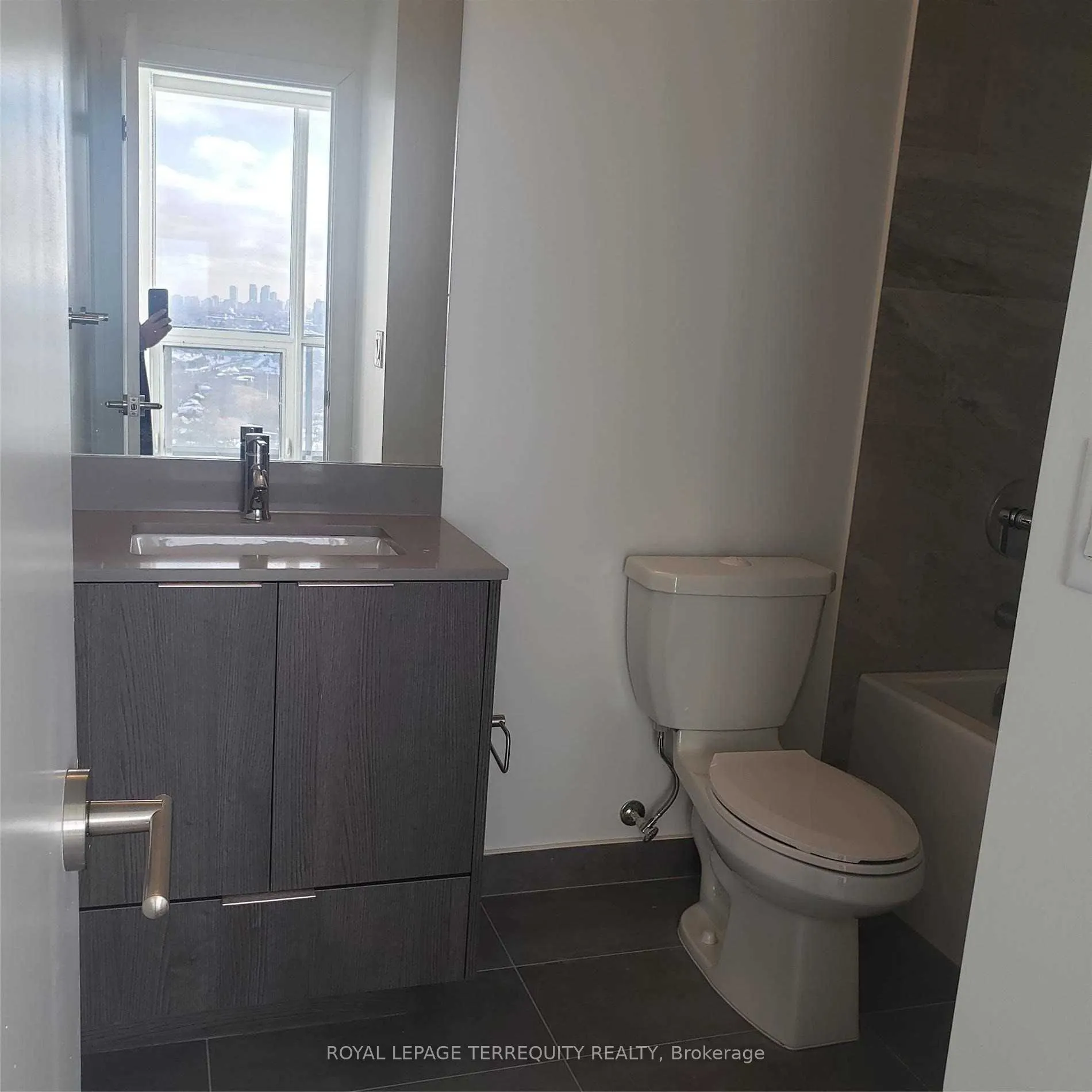 36 Forest Manor Road, #1306