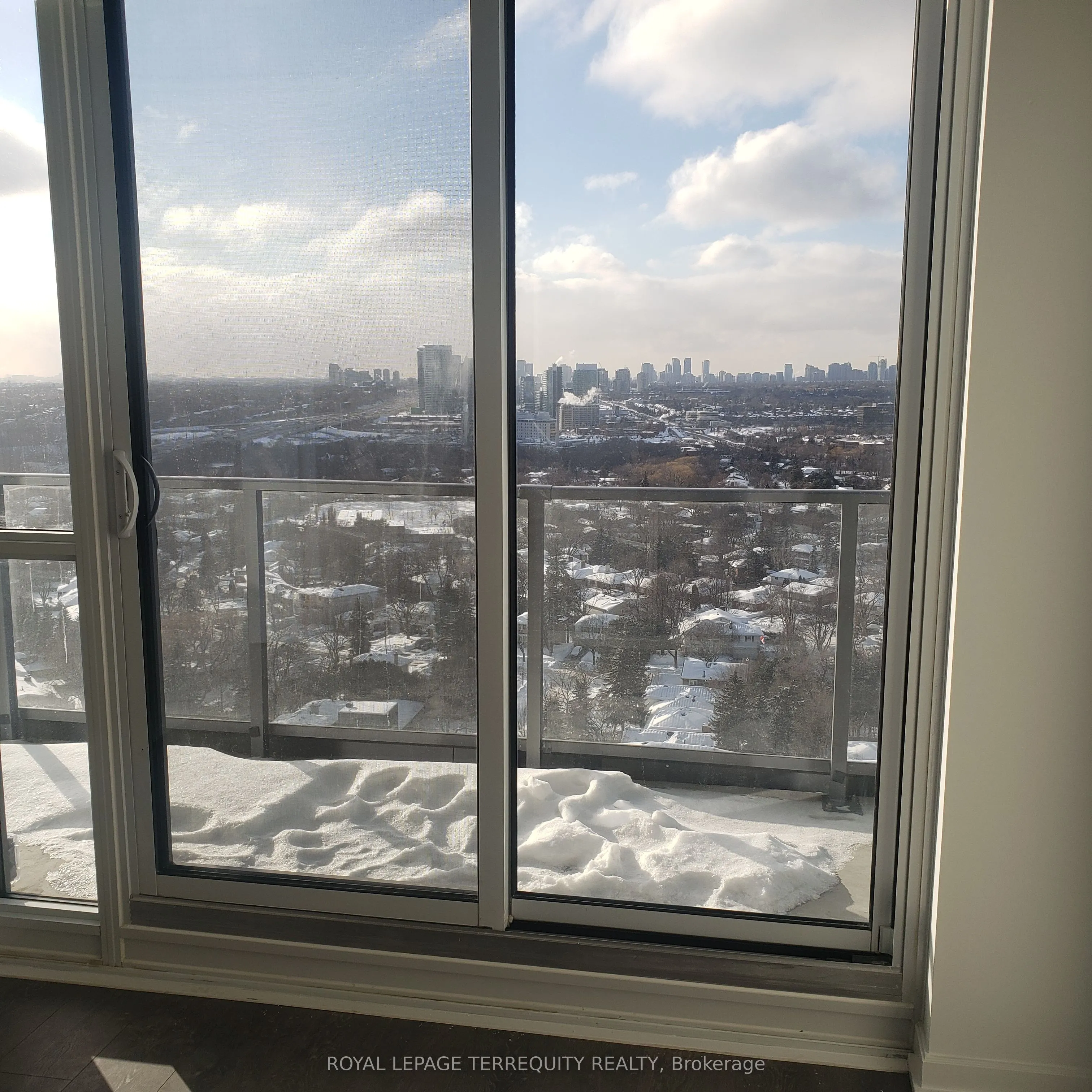 36 Forest Manor Road, #1306