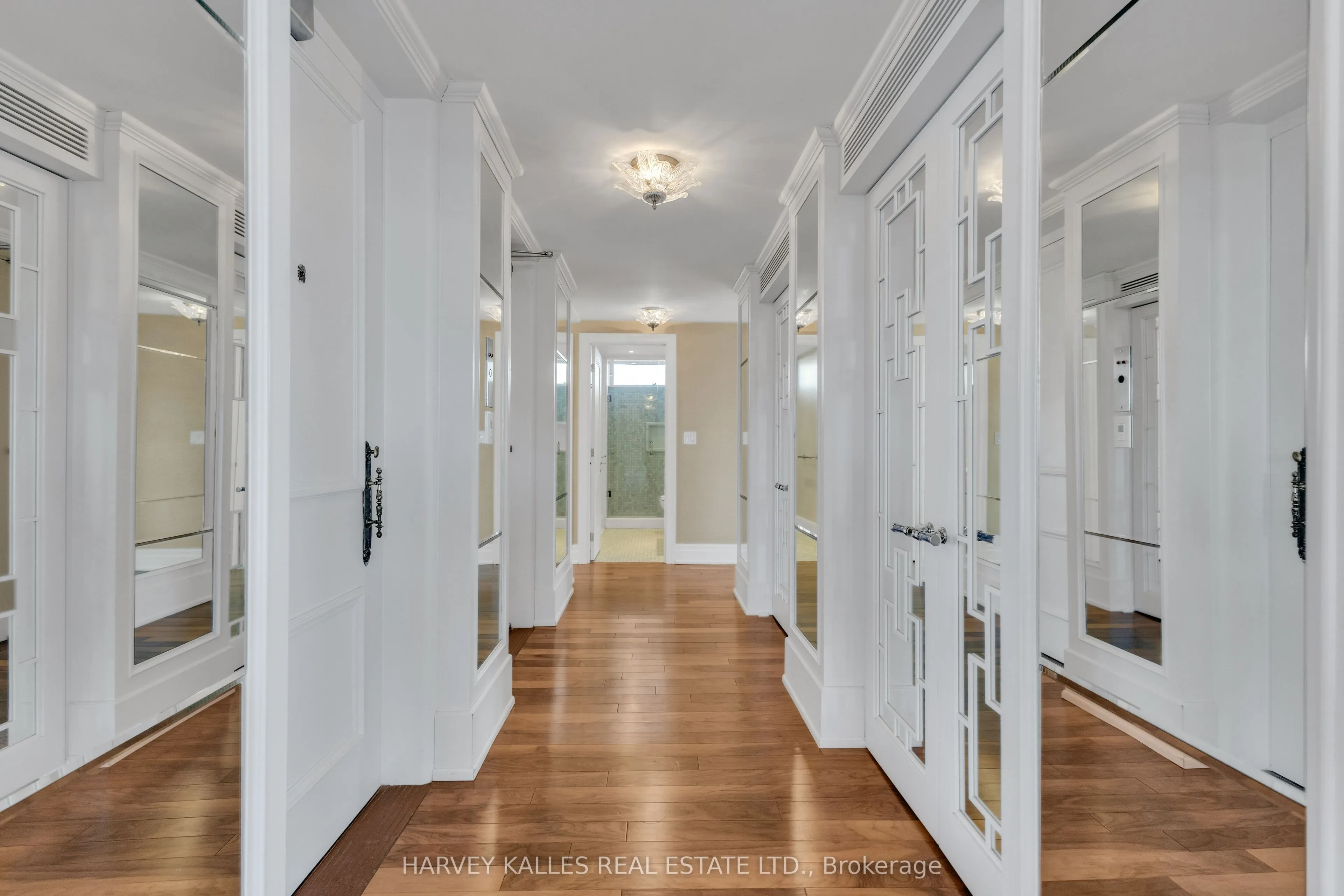 2600 Bathurst Street, #801
