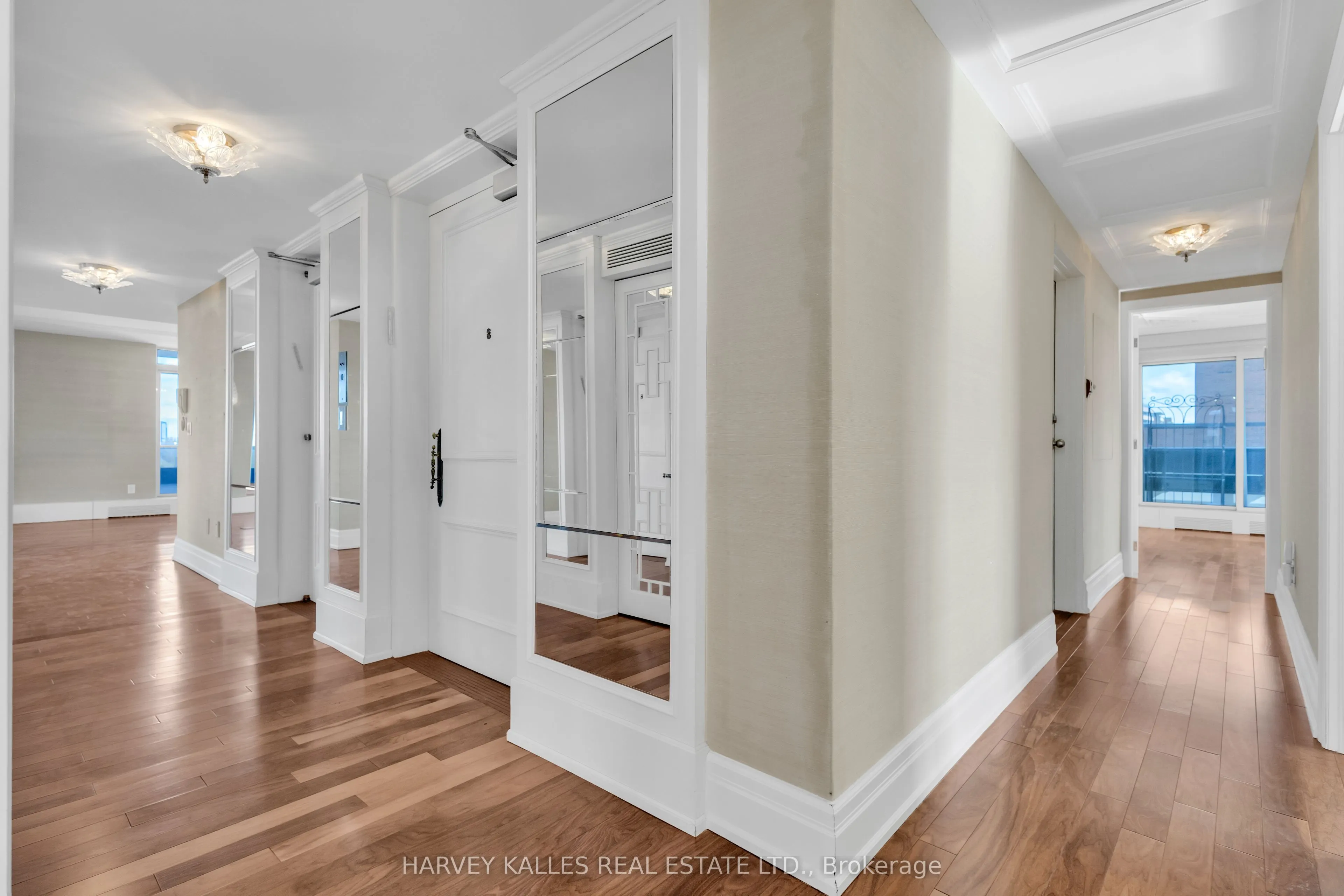 2600 Bathurst Street, #801