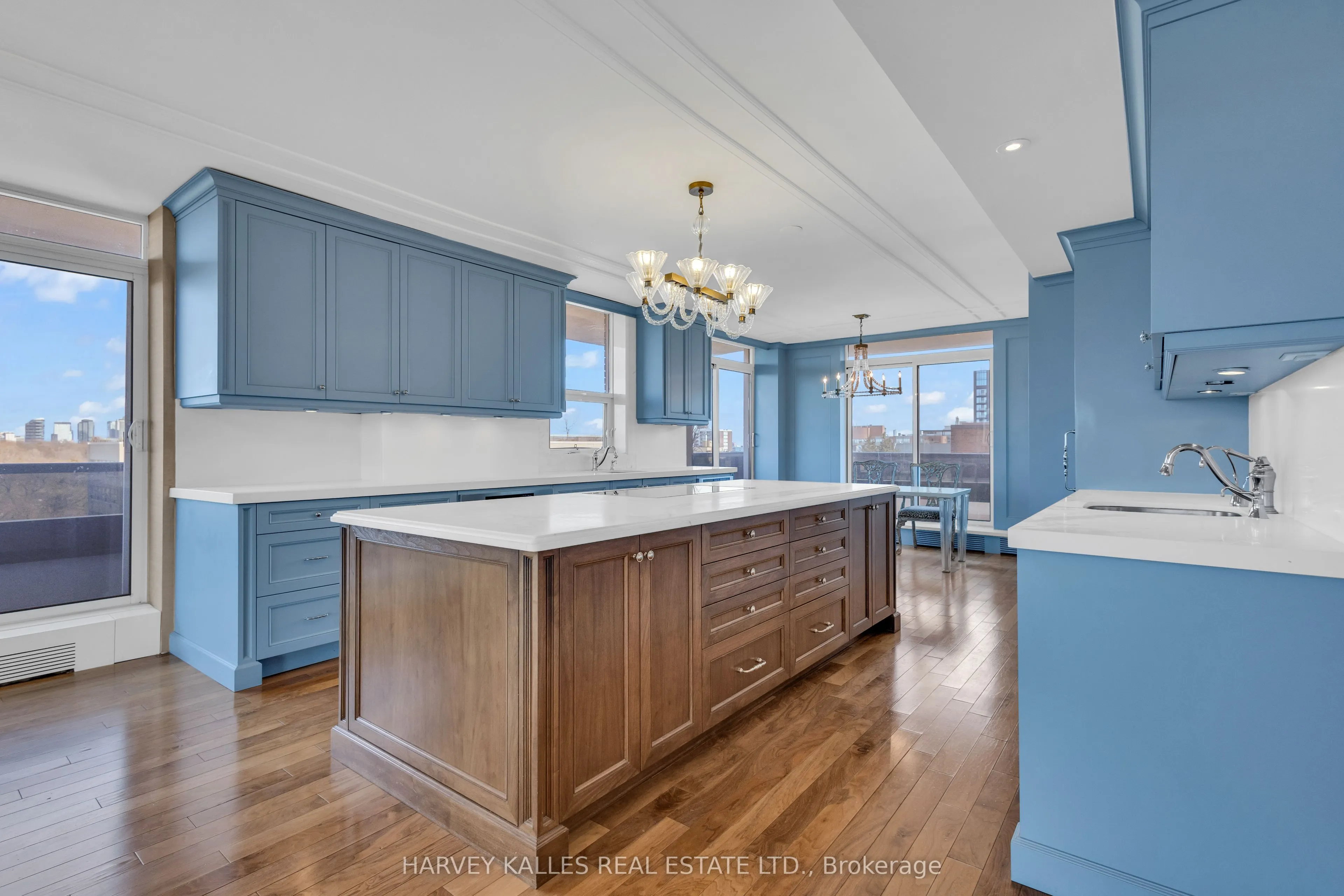 2600 Bathurst Street, #801