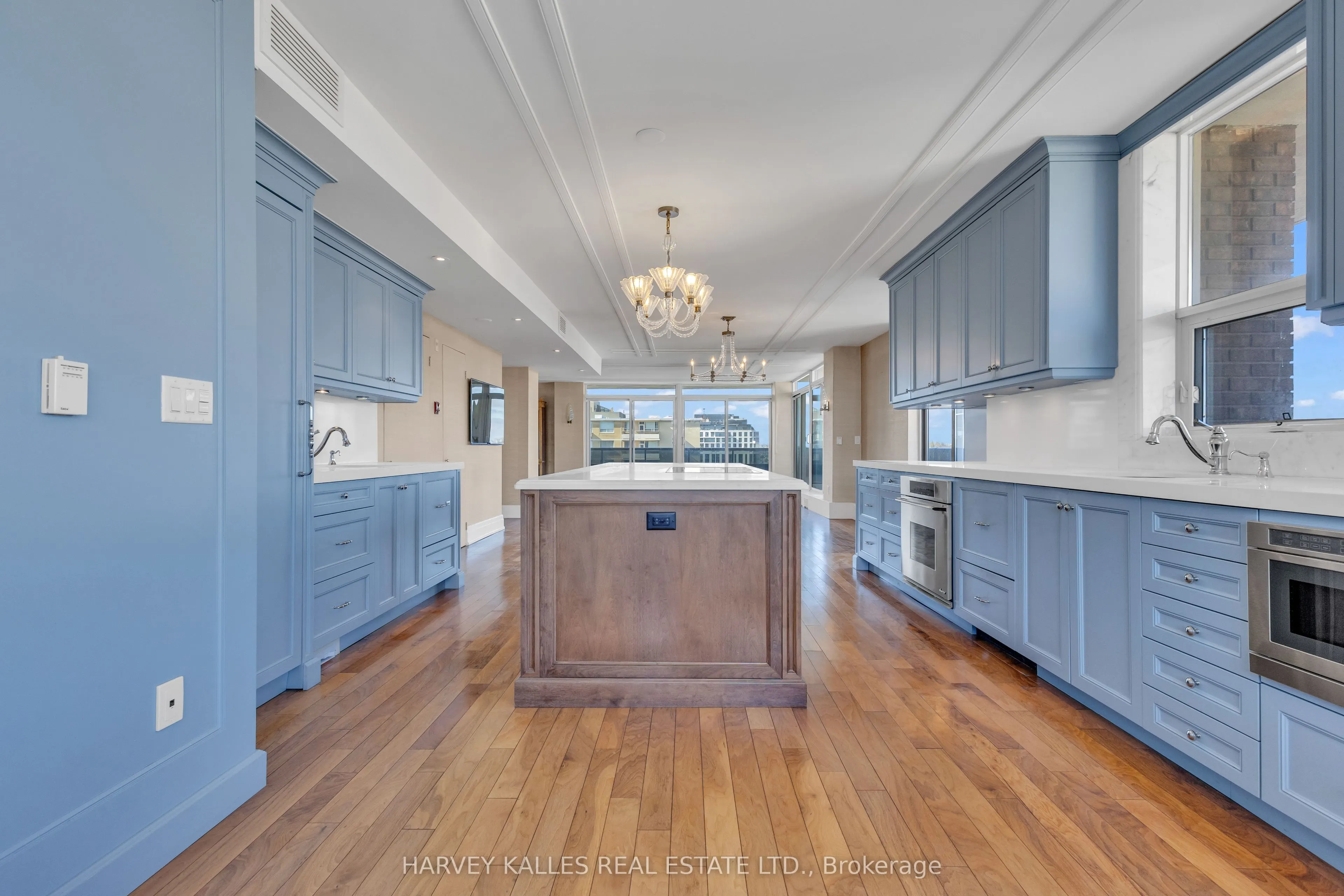 2600 Bathurst Street, #801