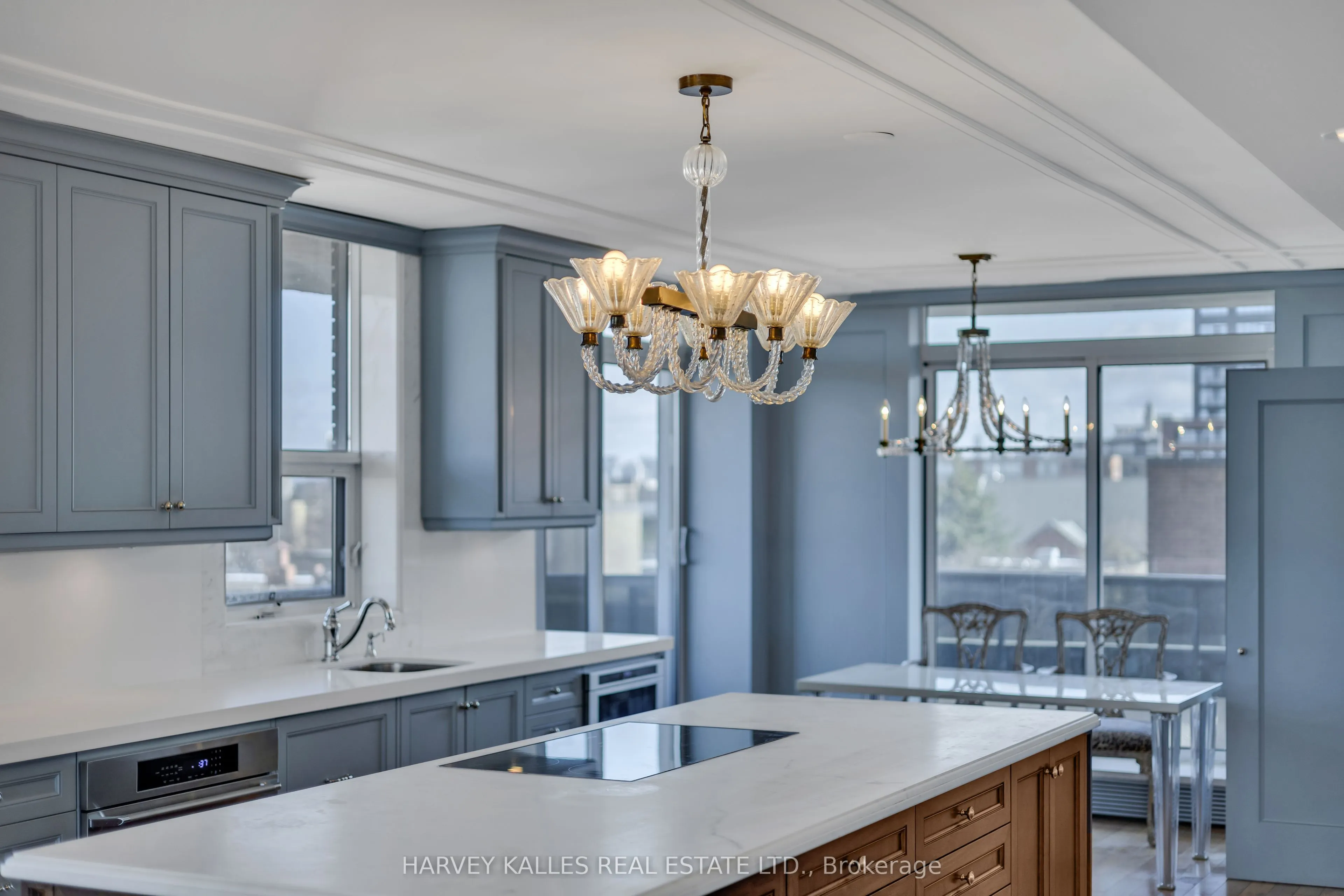 2600 Bathurst Street, #801