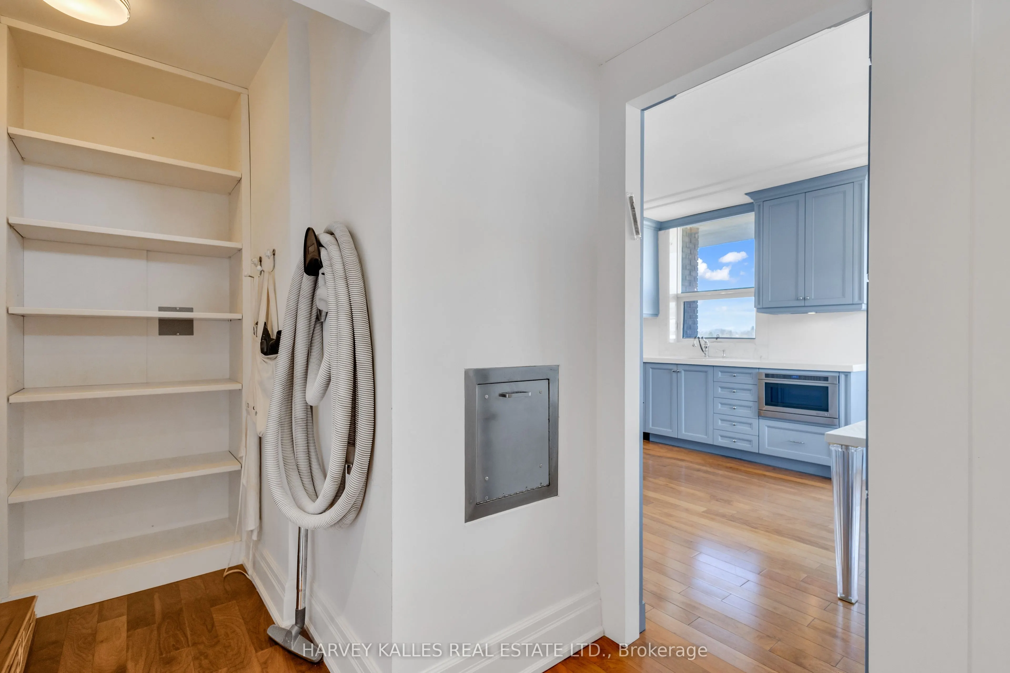 2600 Bathurst Street, #801
