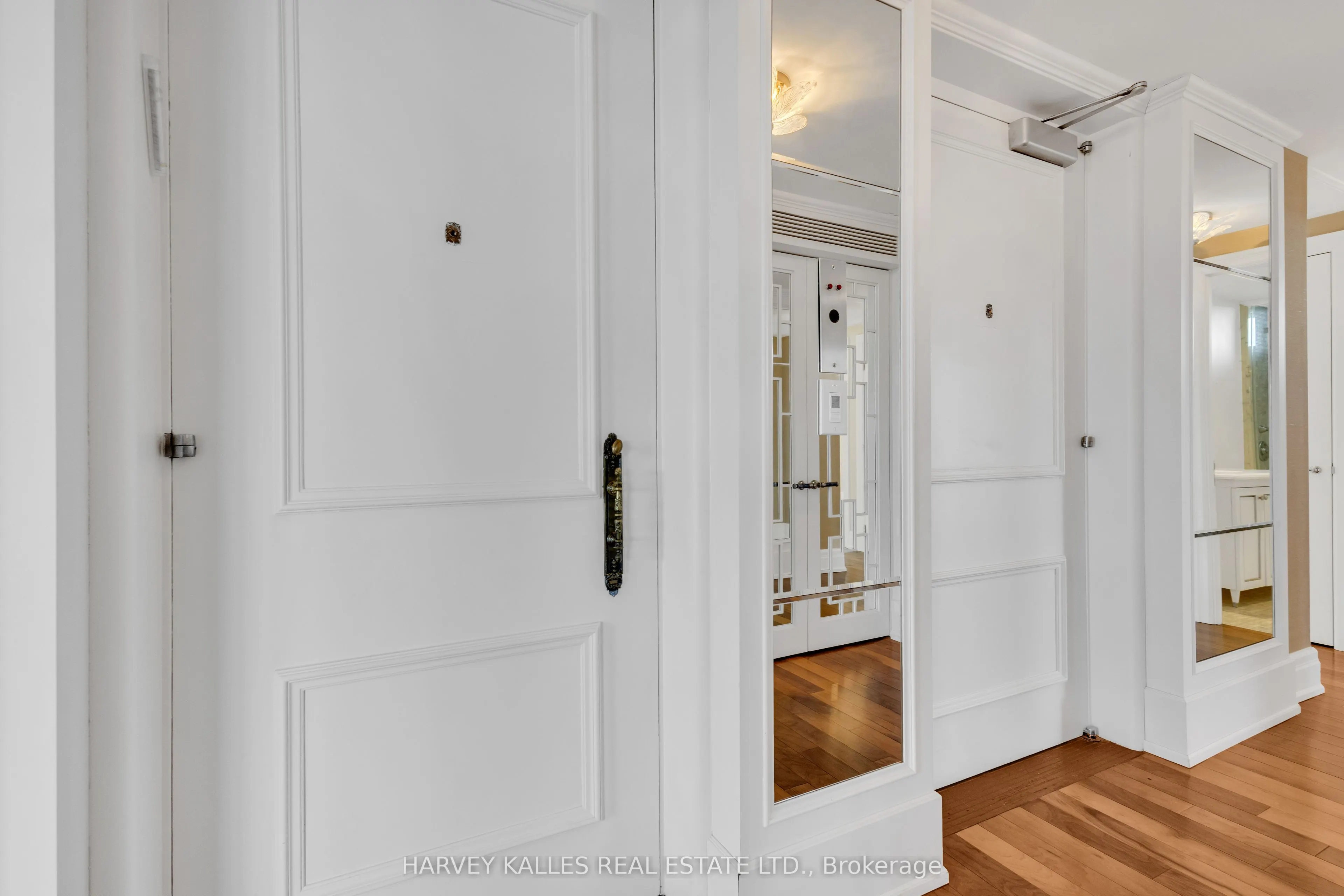 2600 Bathurst Street, #801