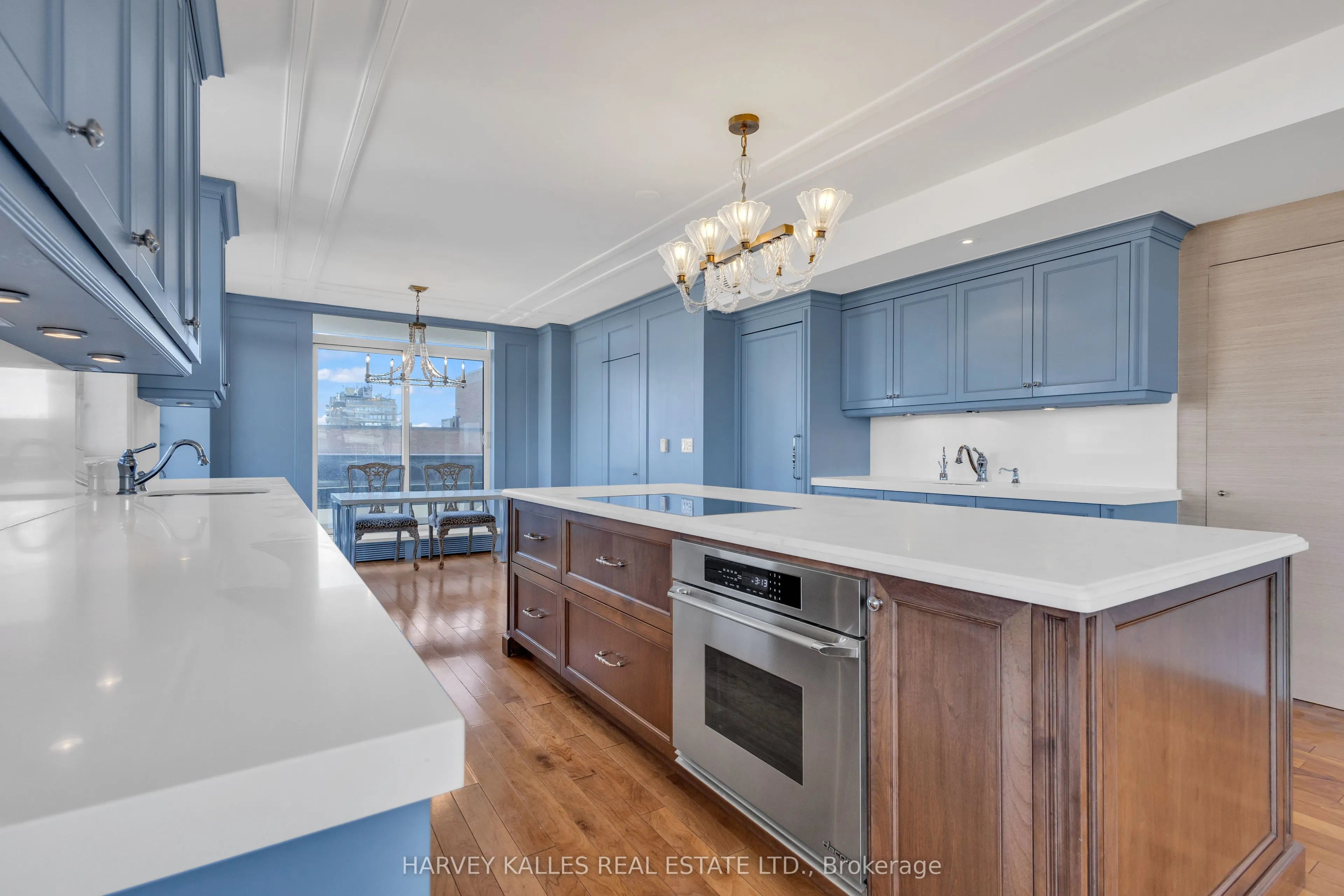 2600 Bathurst Street, #801
