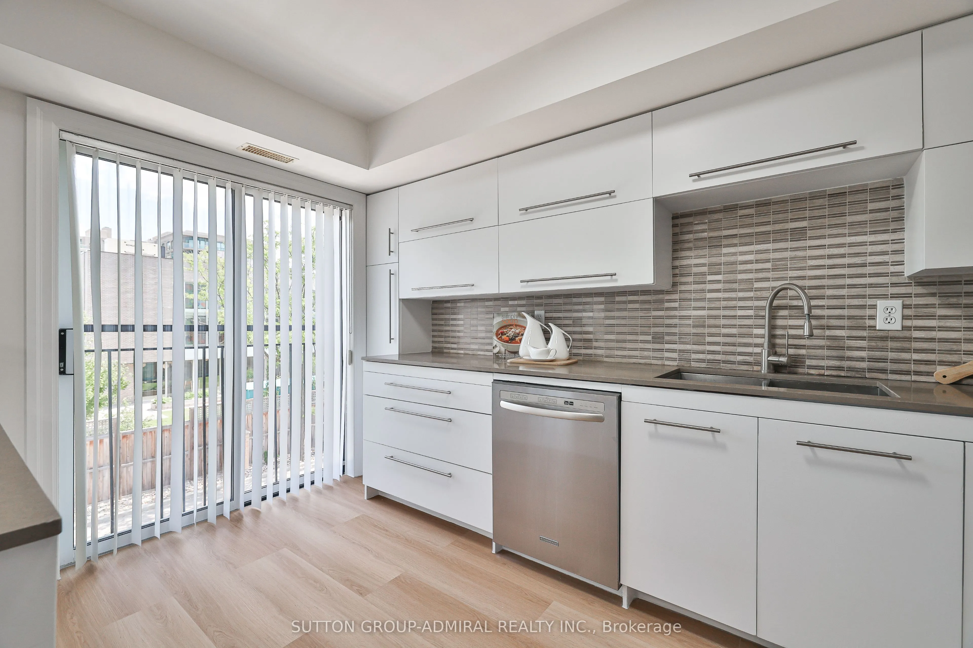 988 Sheppard Avenue W, #10
