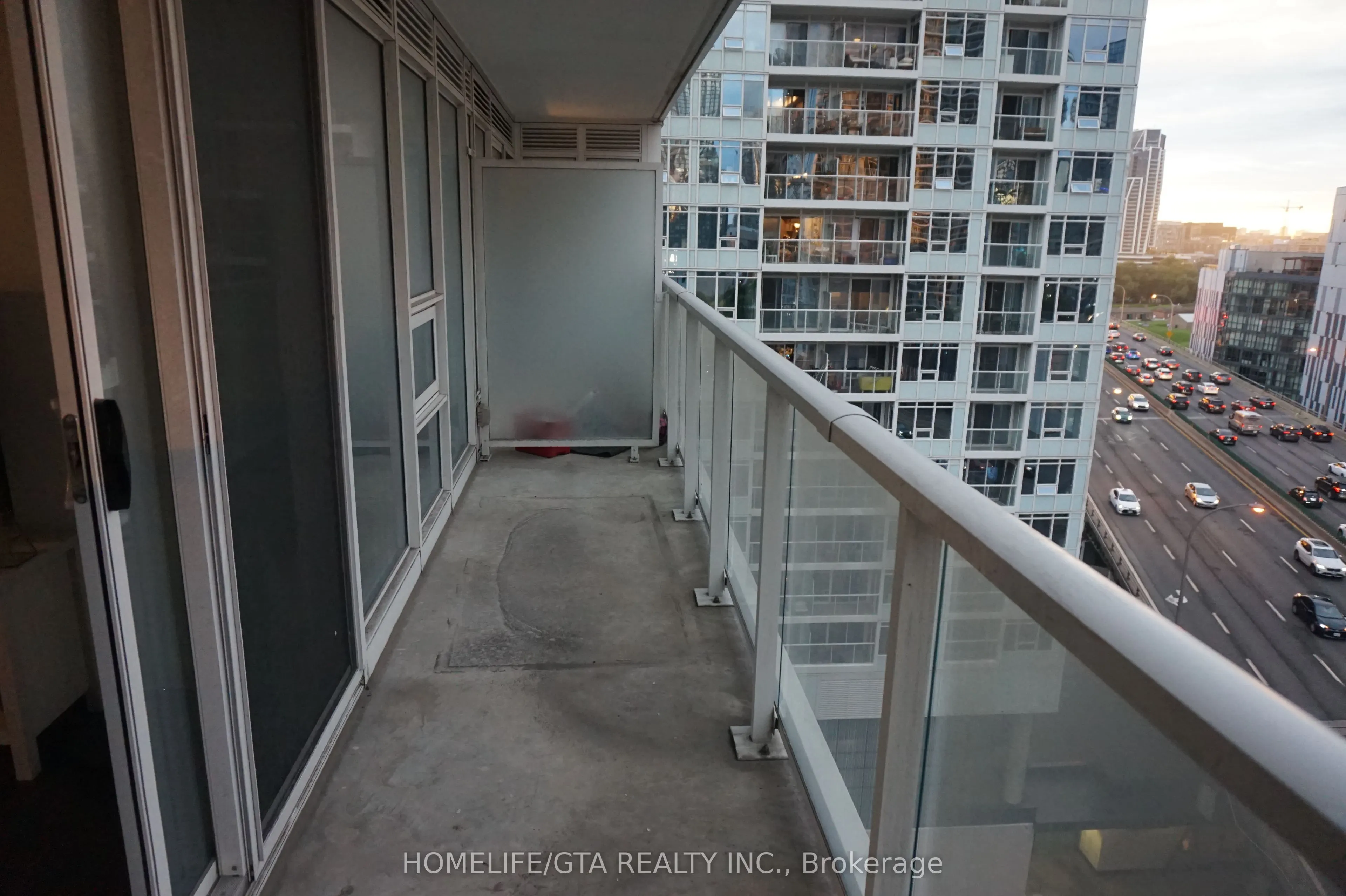 17 Bathurst Street, #1507