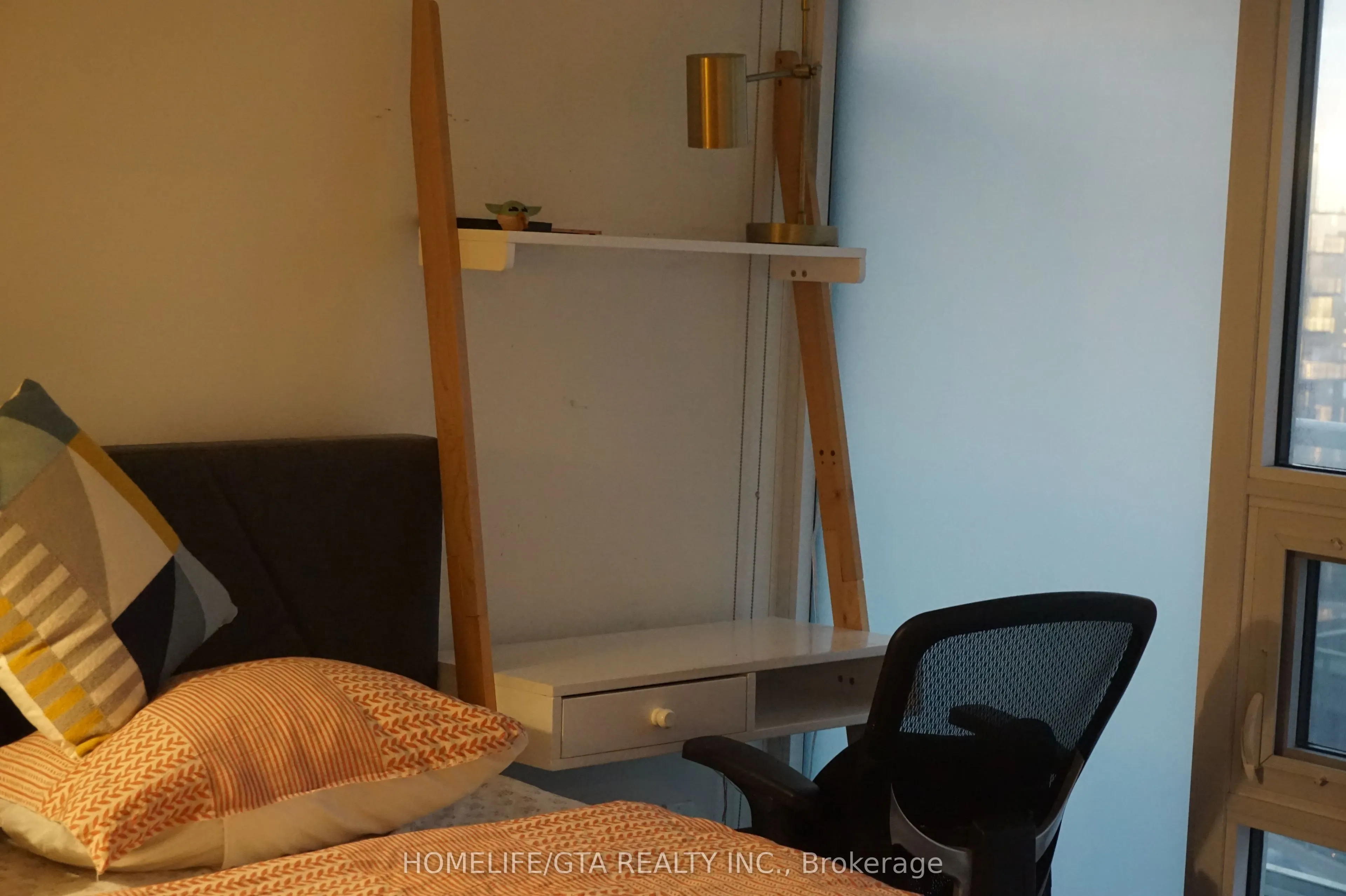 17 Bathurst Street, #1507