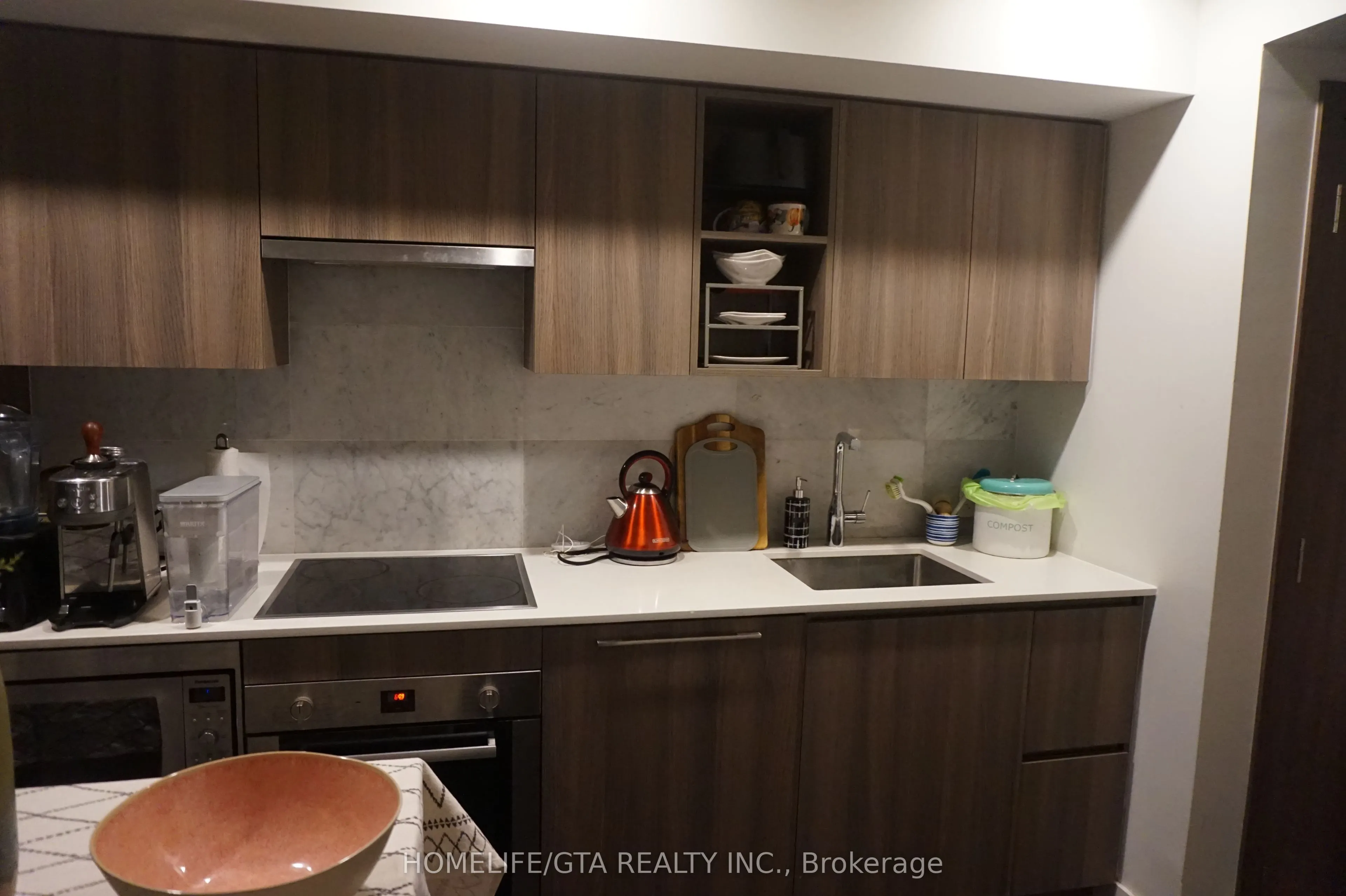 17 Bathurst Street, #1507