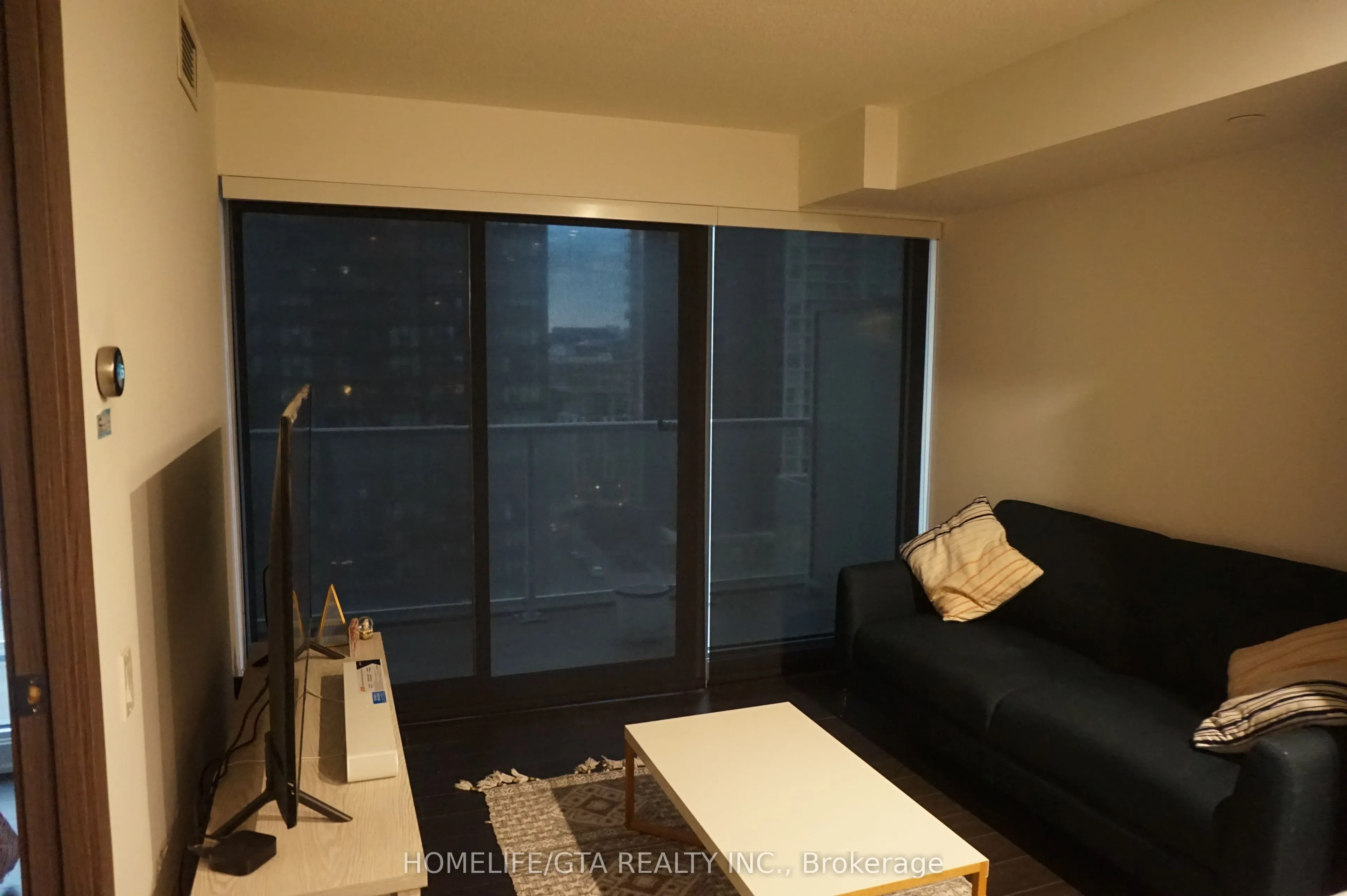 17 Bathurst Street, #1507
