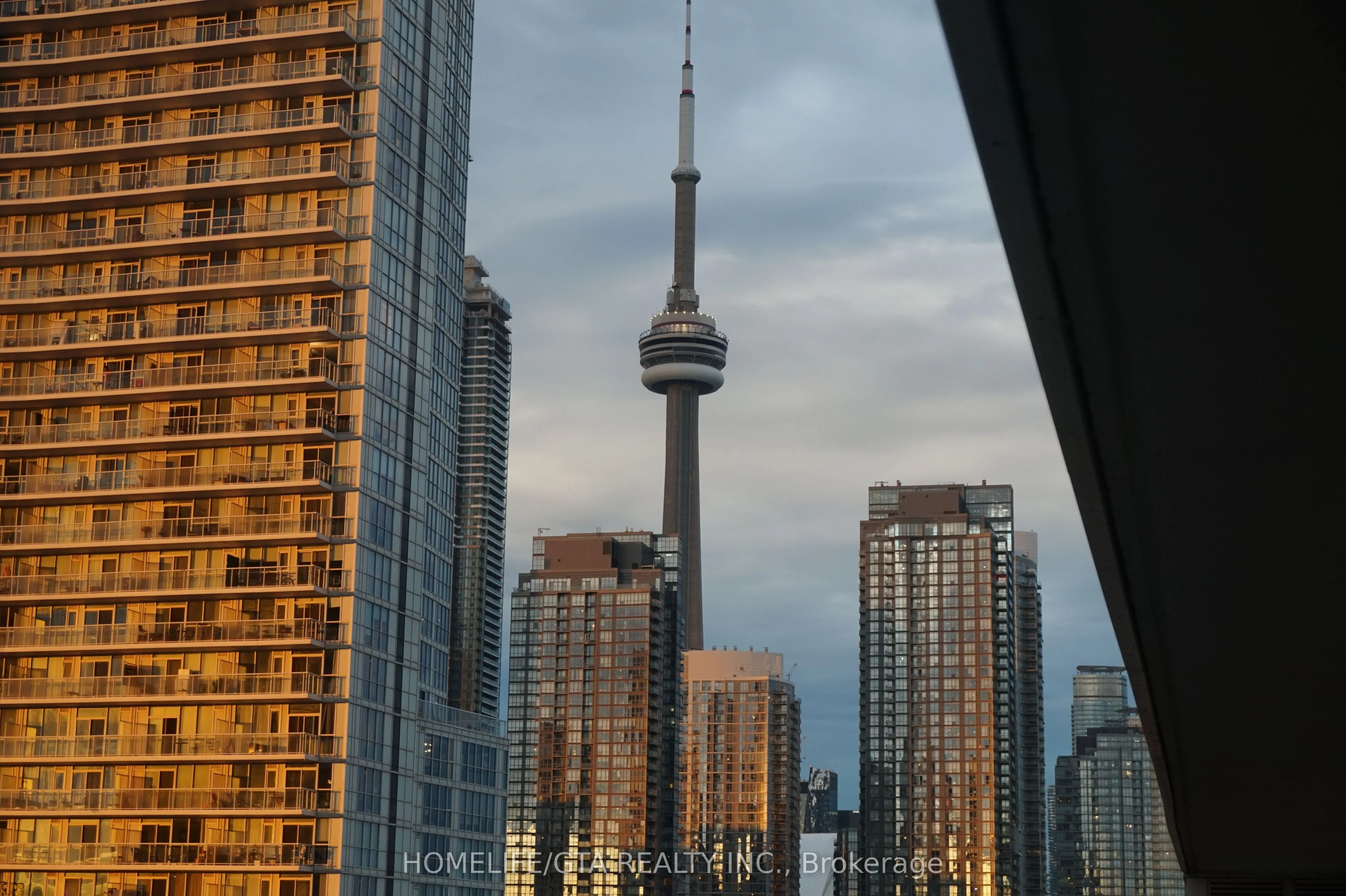 17 Bathurst Street, #1507