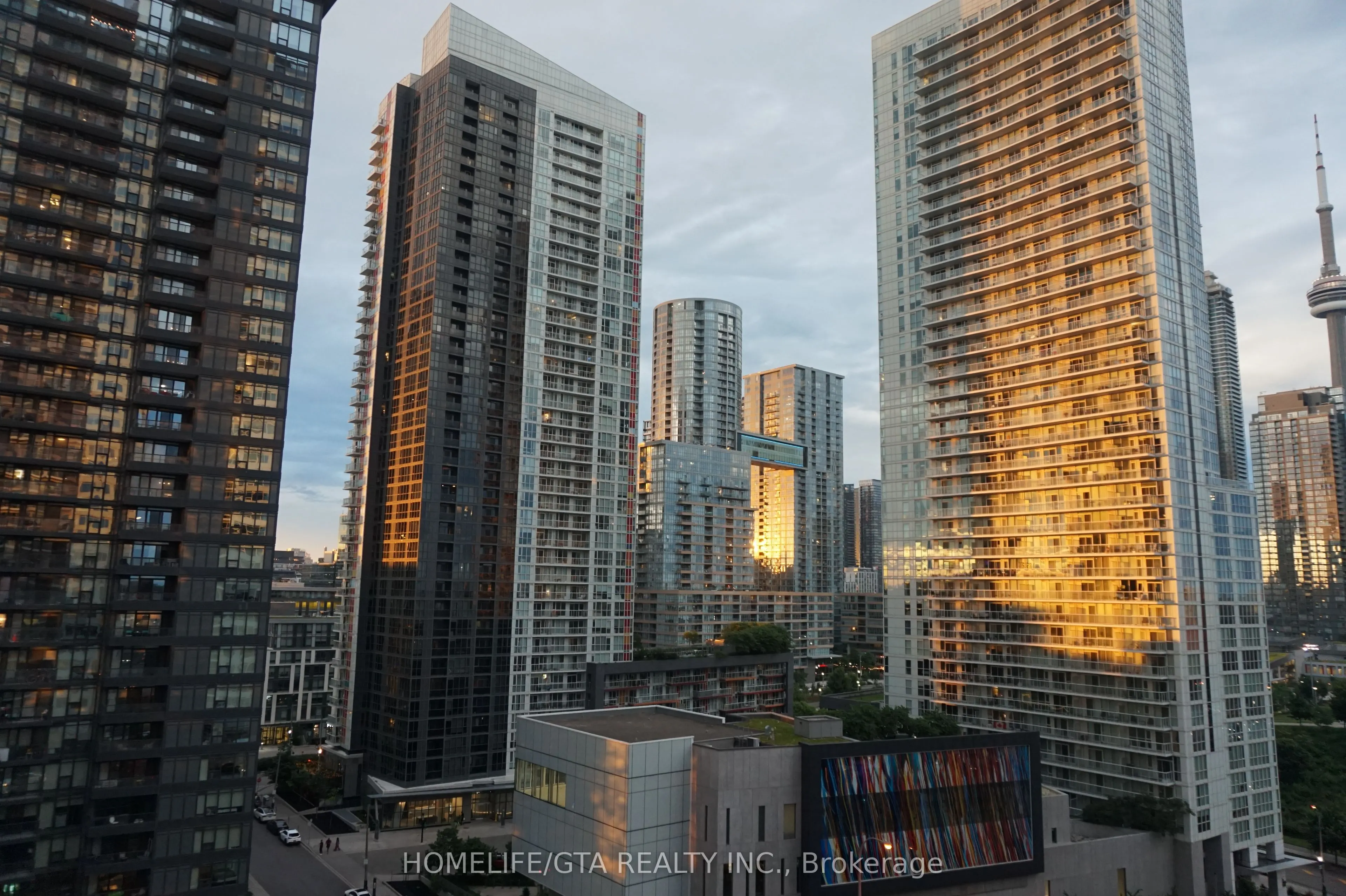 17 Bathurst Street, #1507