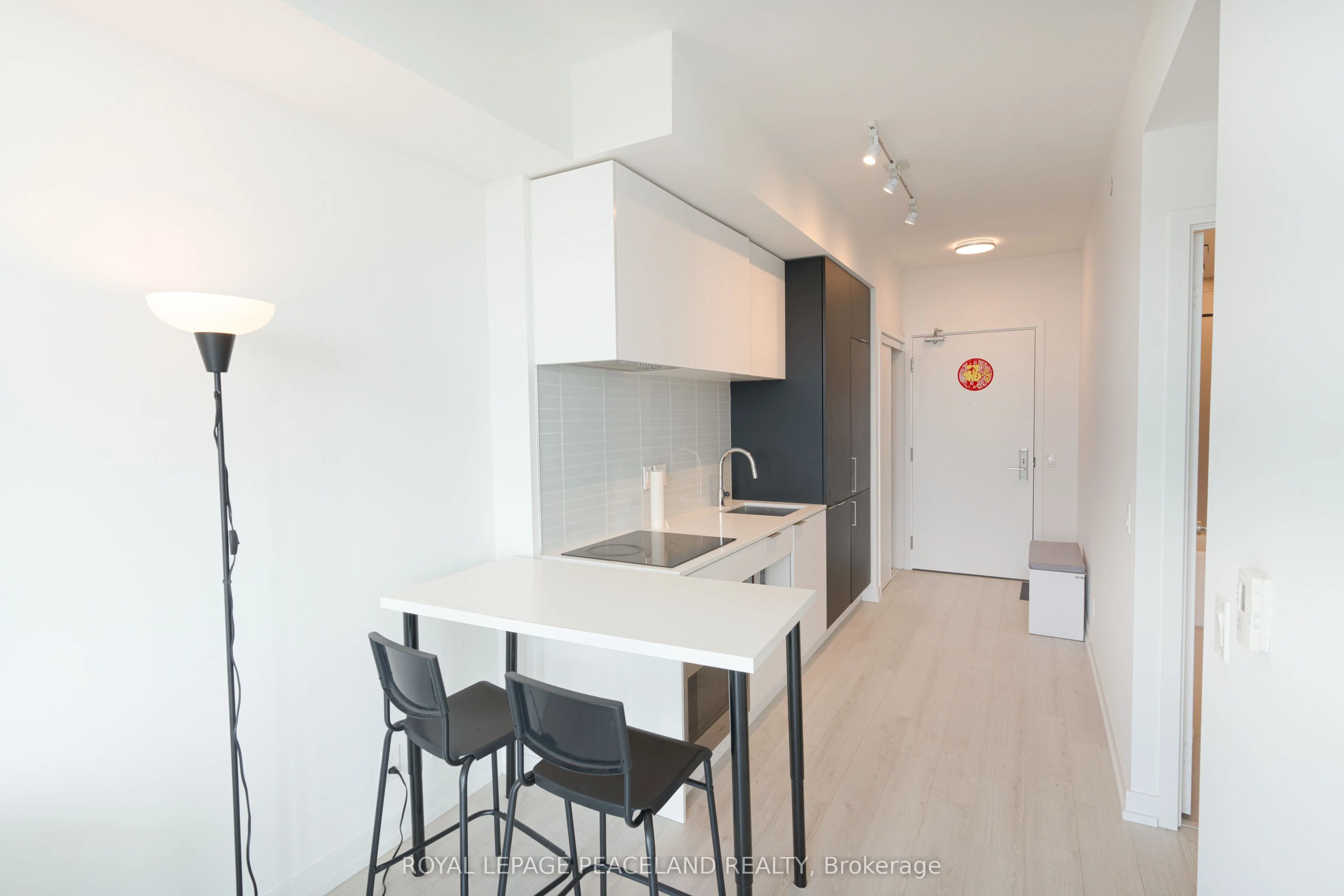 33 Helendale Avenue, #2511