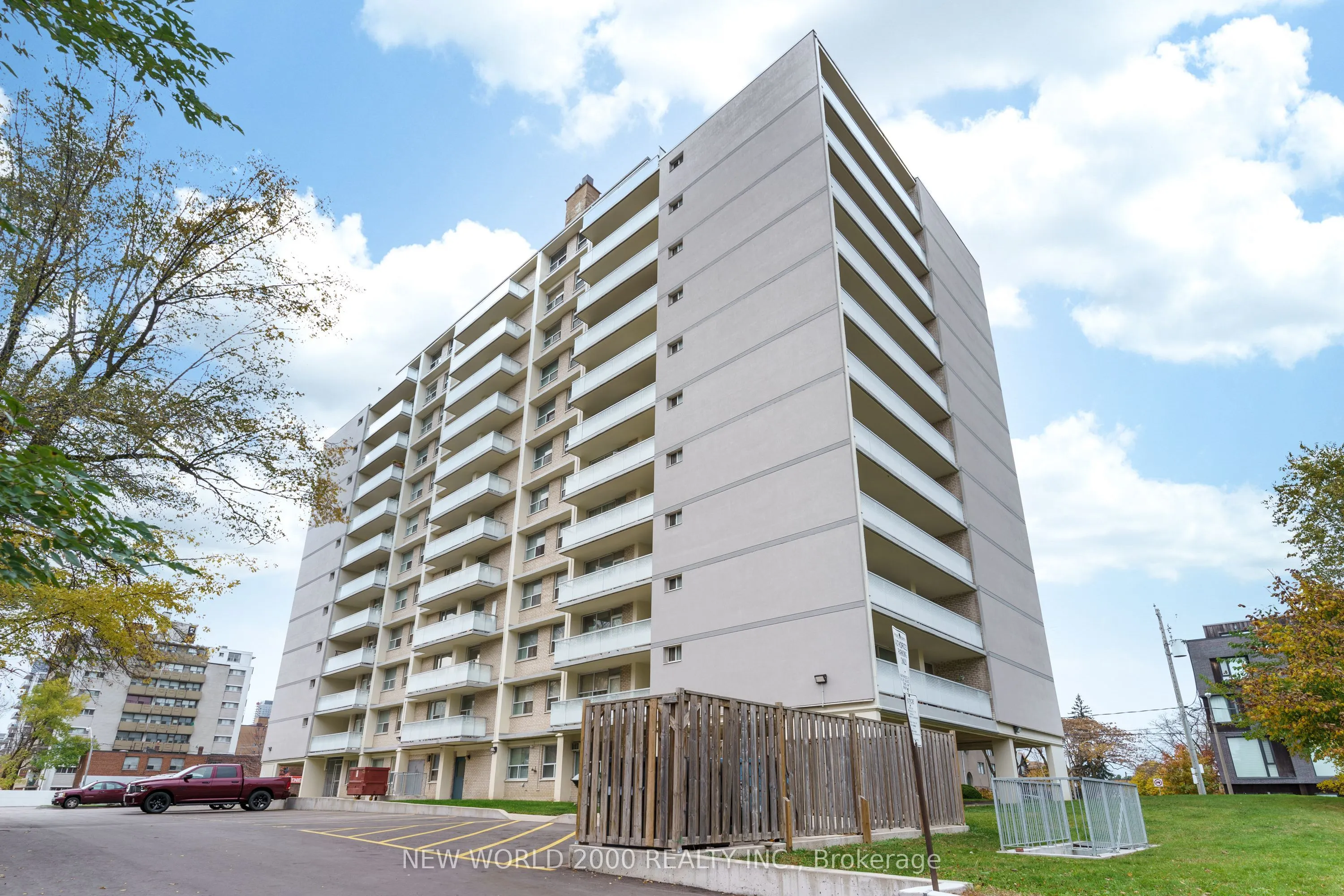 485 Eglinton Avenue E, #908