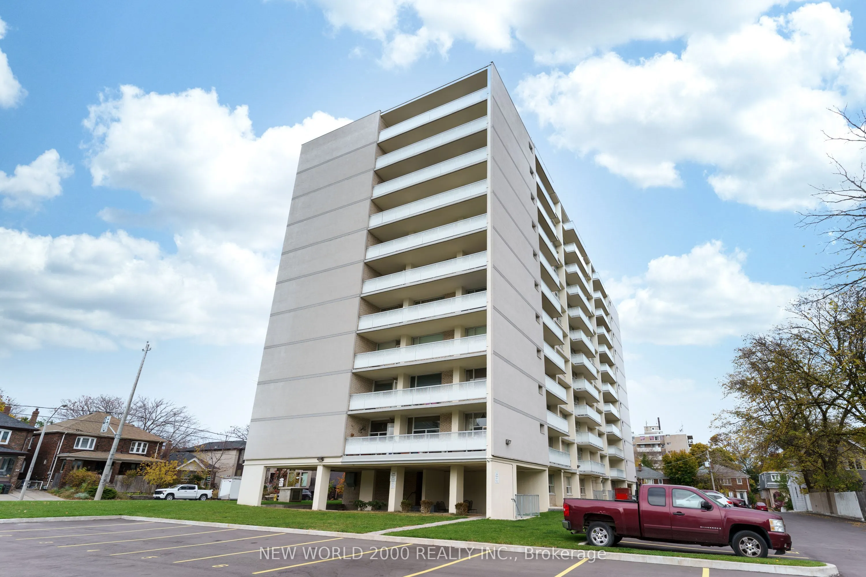 485 Eglinton Avenue E, #908