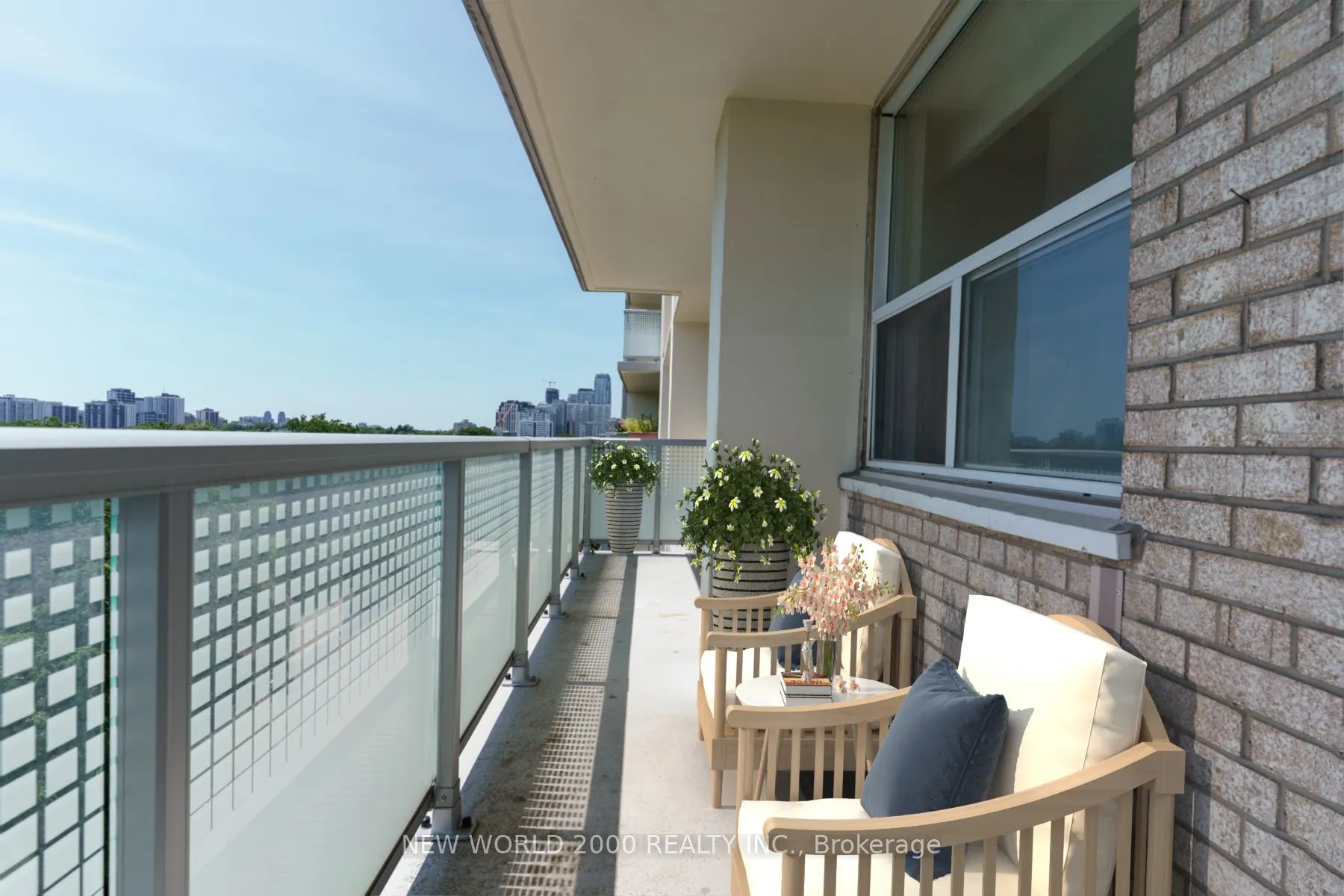 485 Eglinton Avenue E, #908