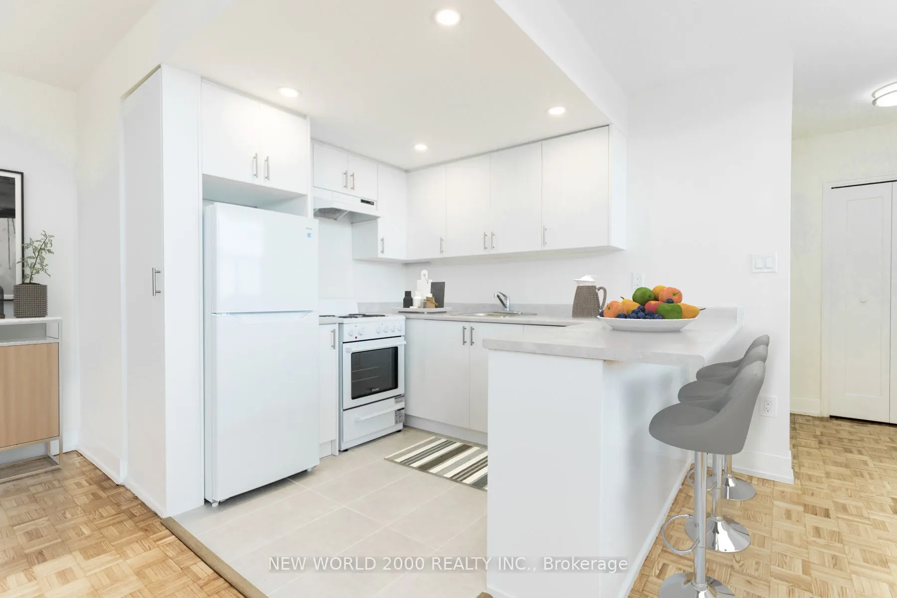 485 Eglinton Avenue E, #908