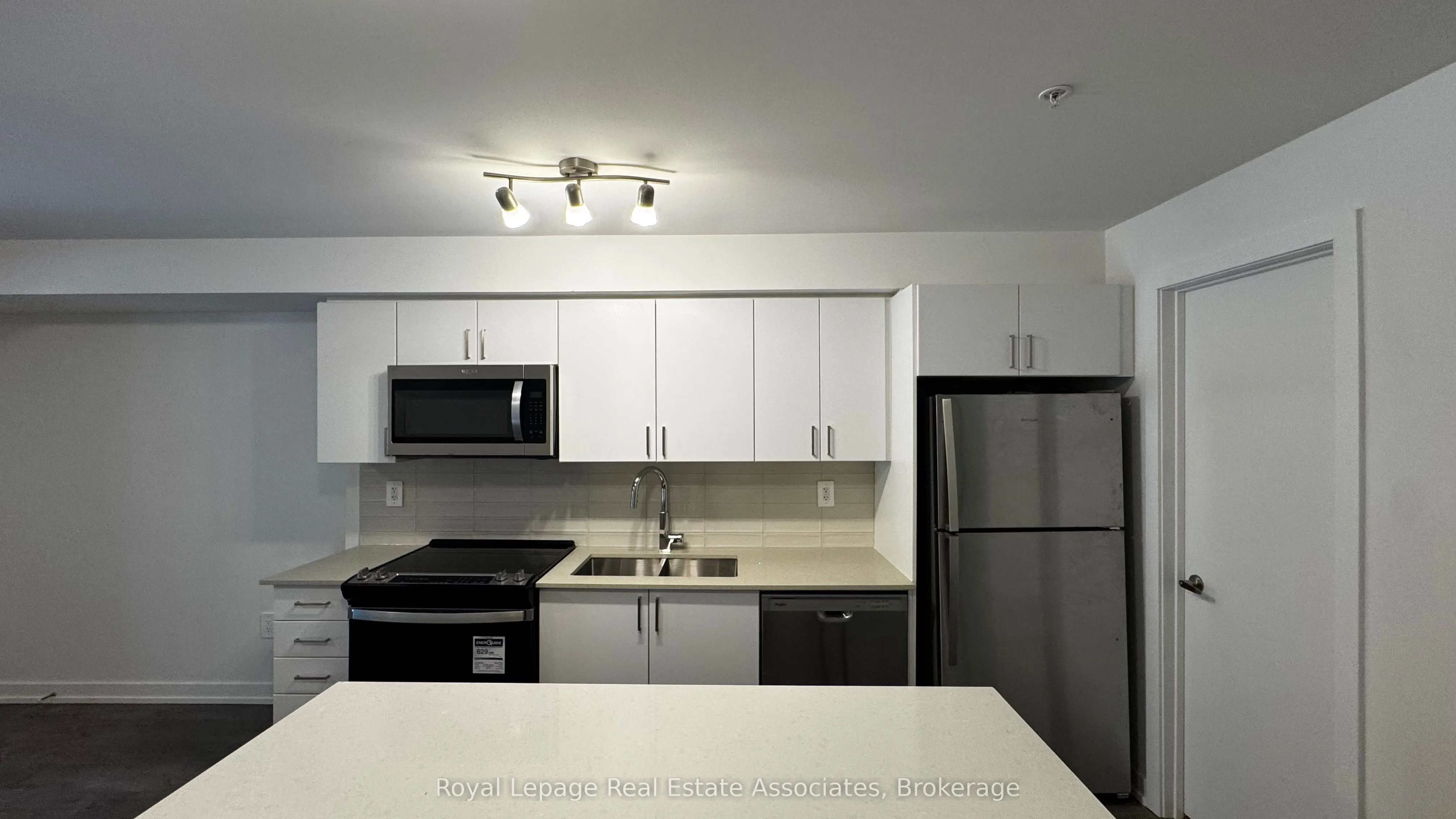 1650 Victoria Park Avenue, #103