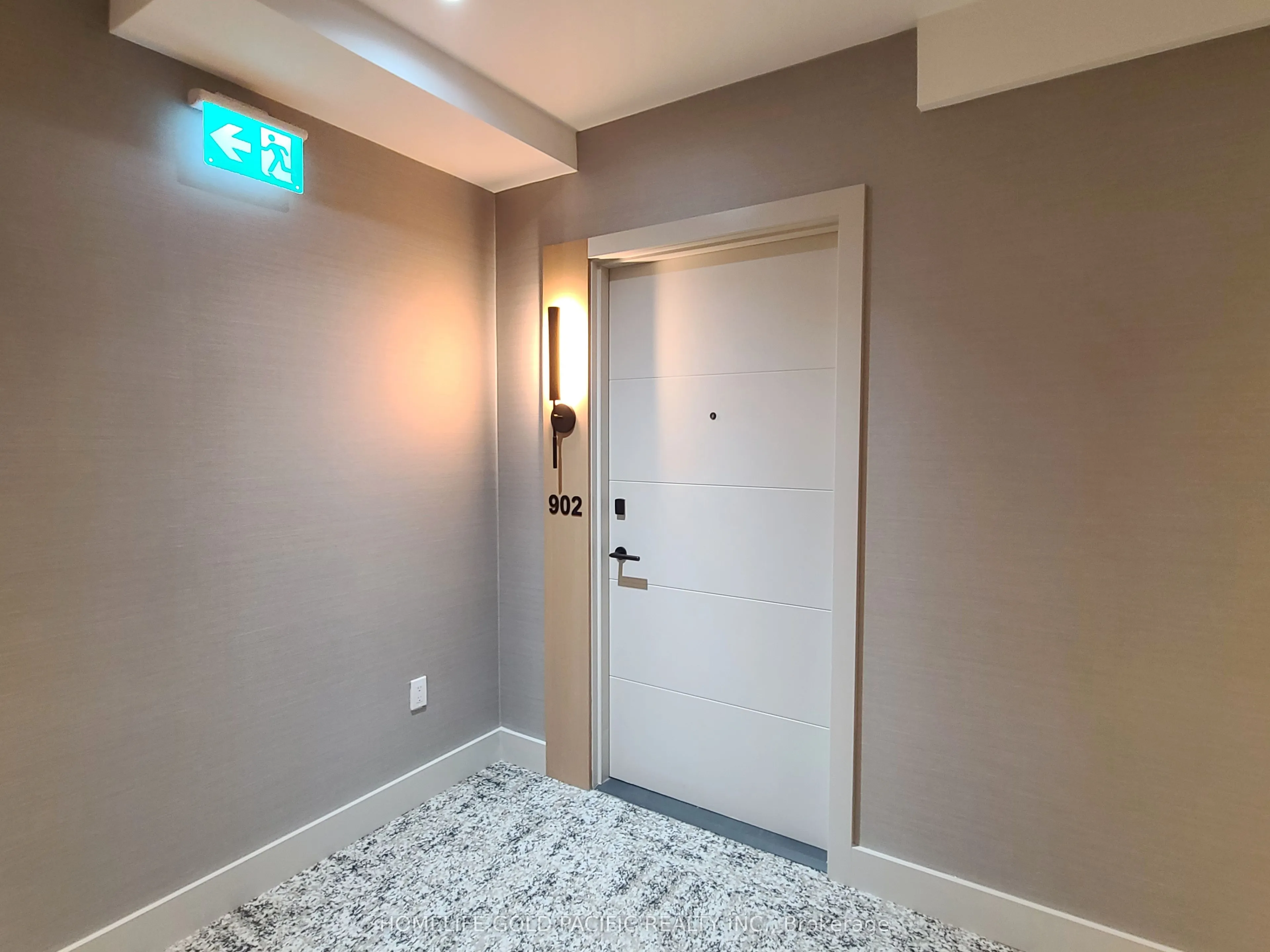 8 Manor Road W, #902