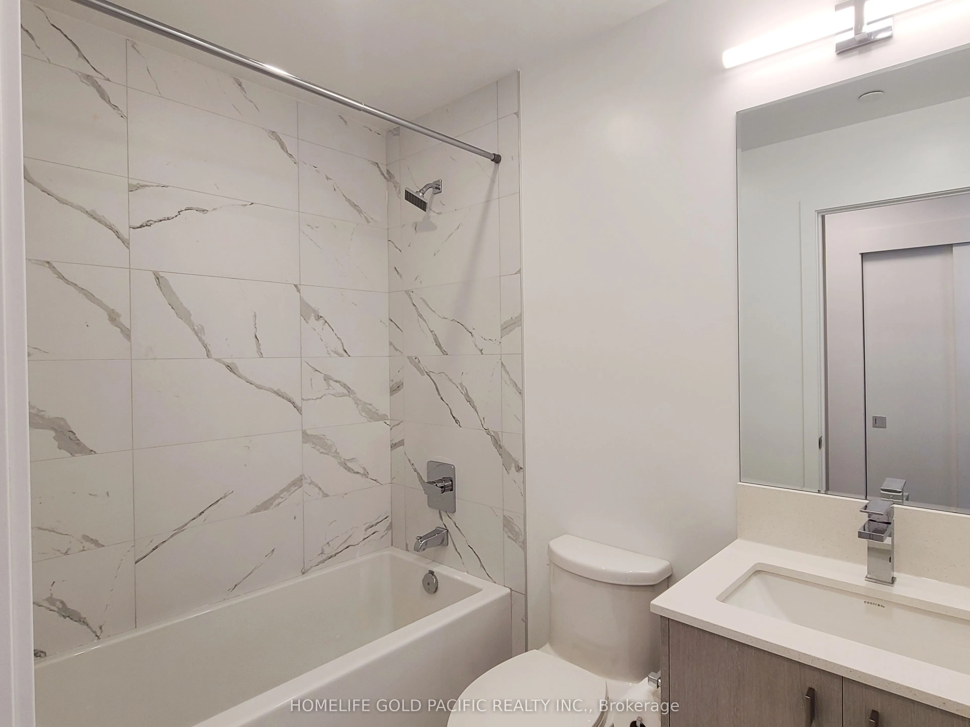 8 Manor Road W, #902