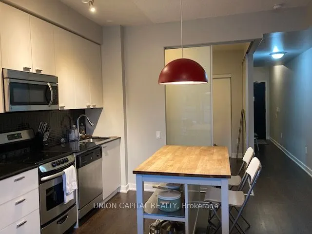 775 King Street W, #808