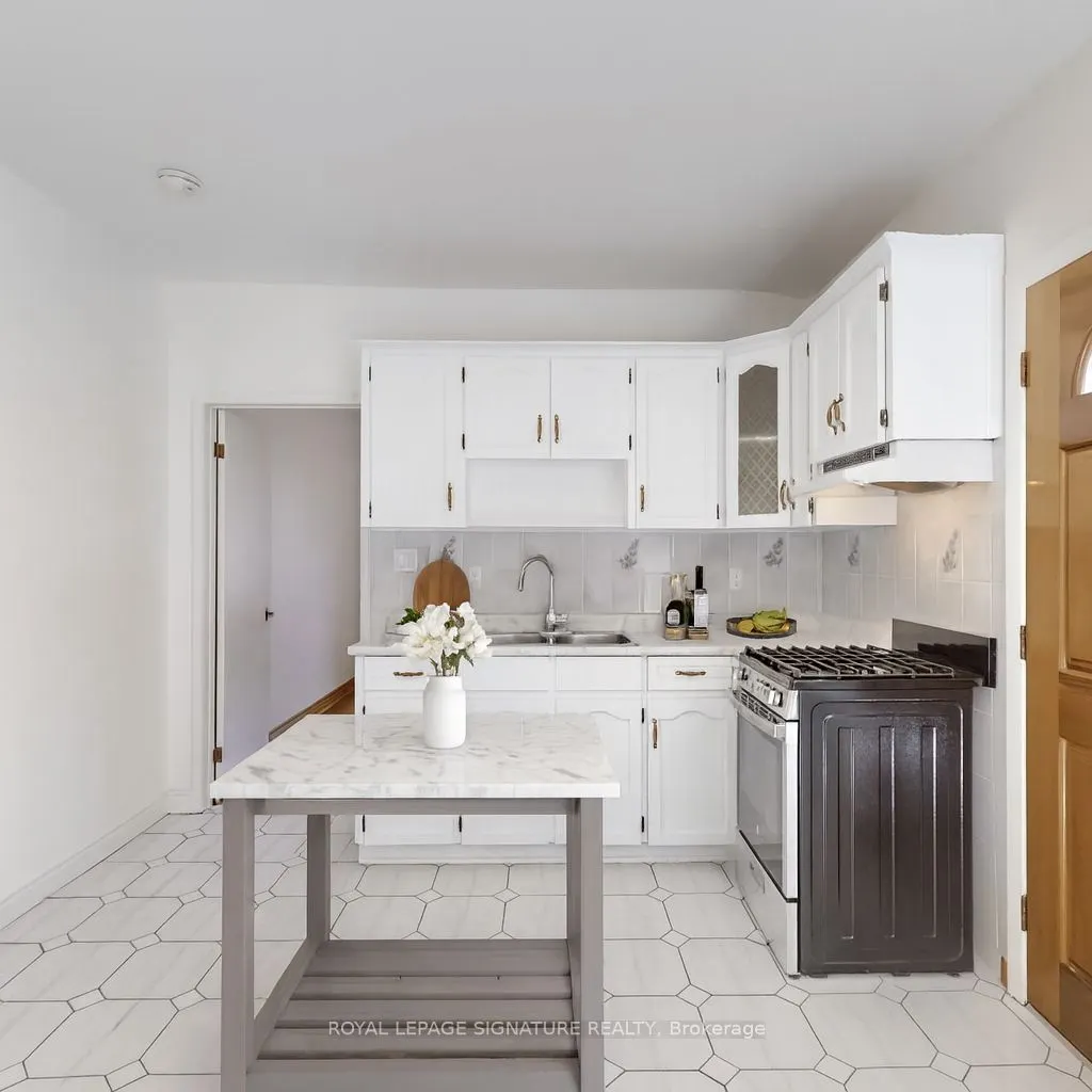 247 Palmerston Avenue, #Main
