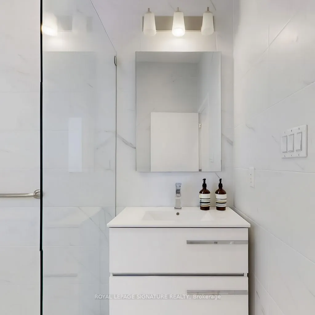 247 Palmerston Avenue, #Main