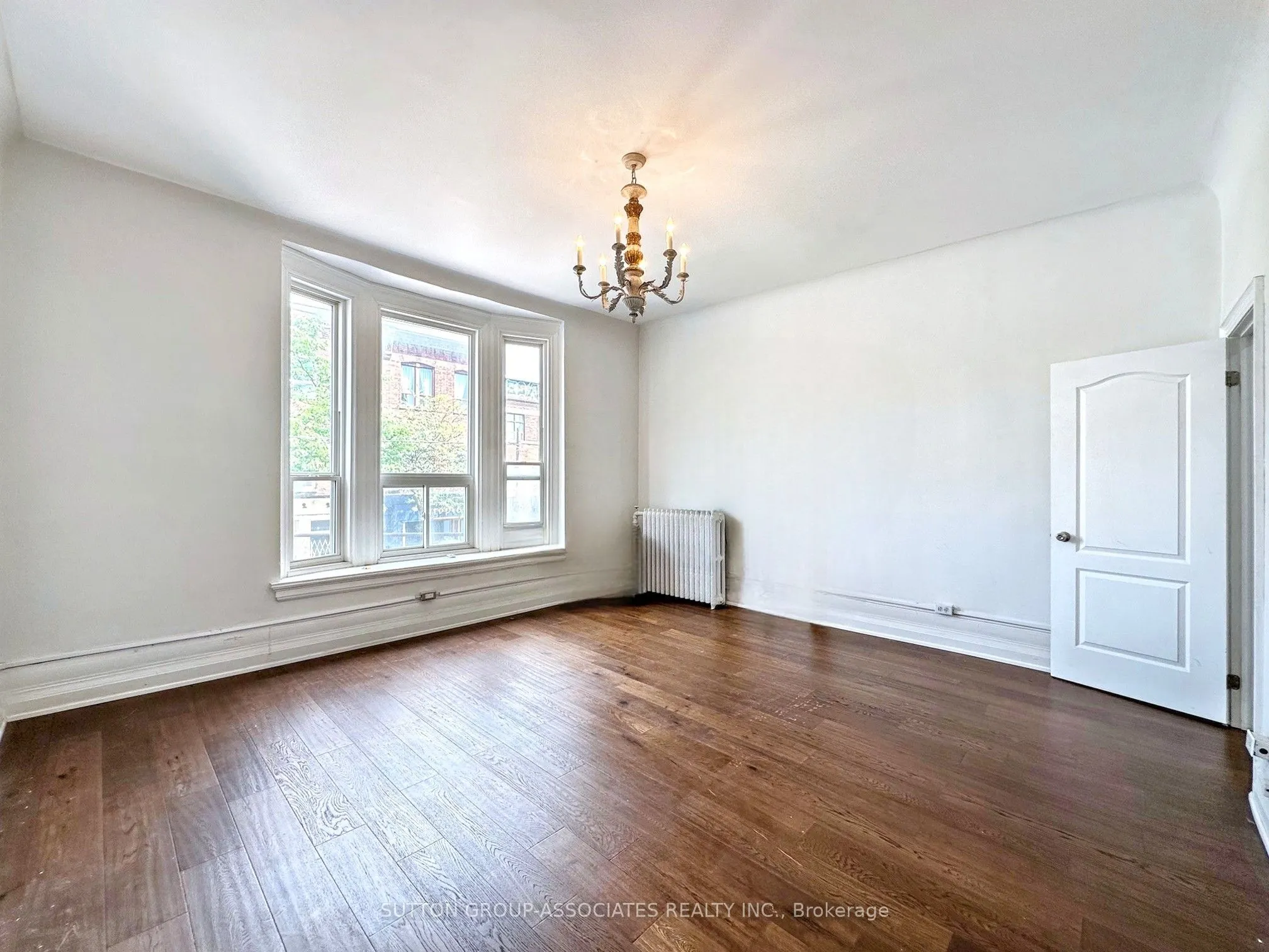 591 College Street, #Upper