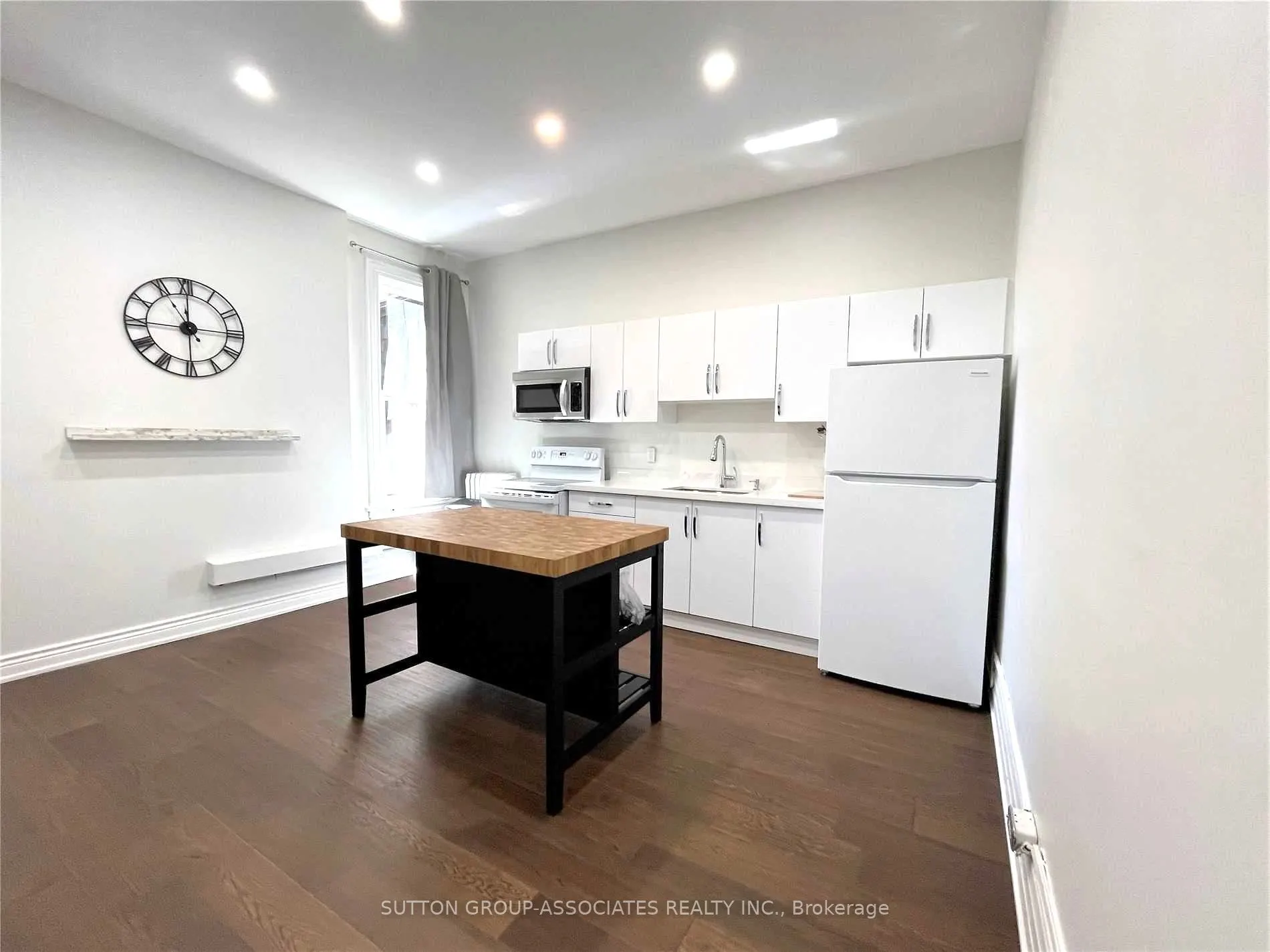 591 College Street, #Upper