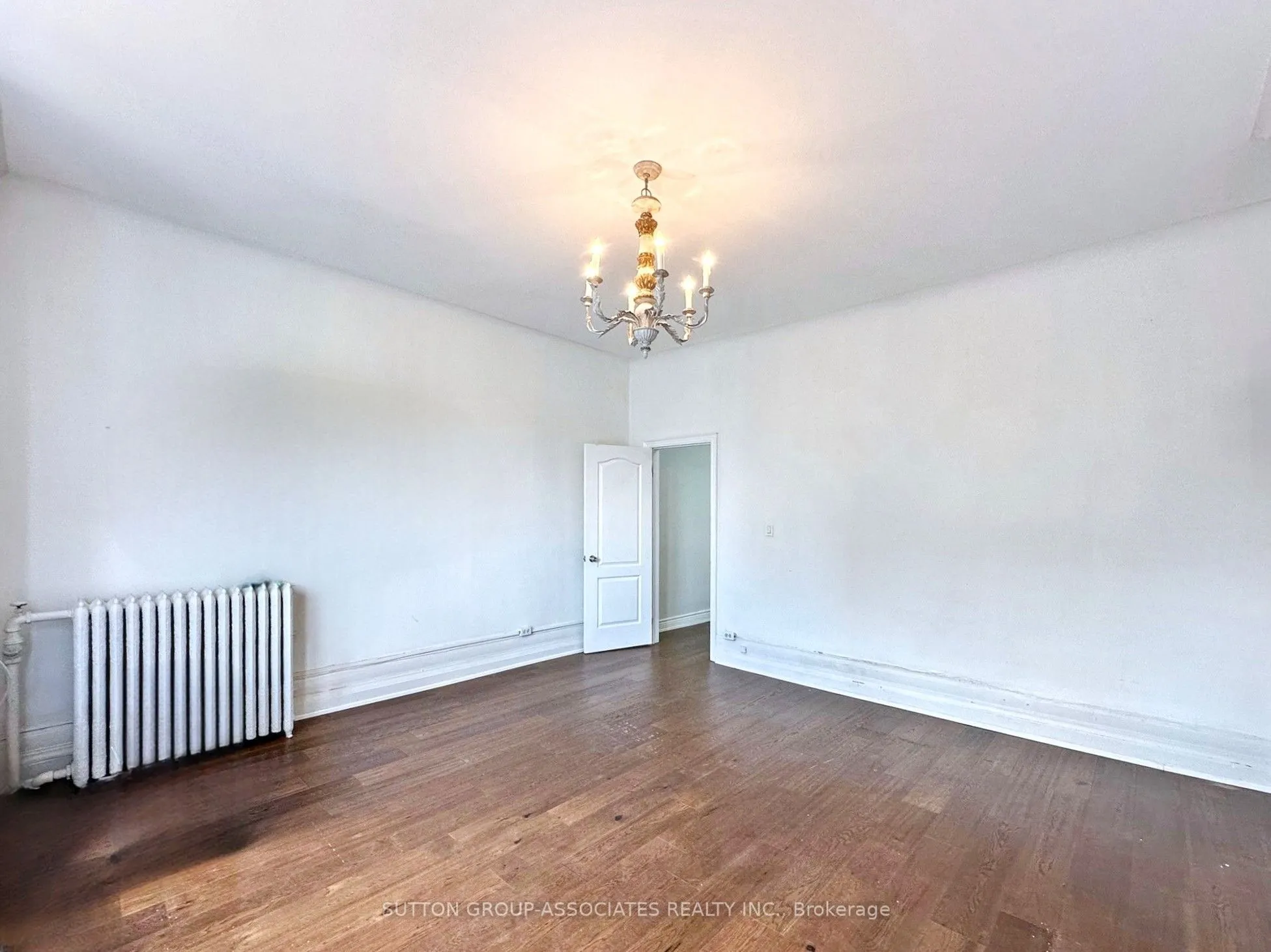 591 College Street, #Upper