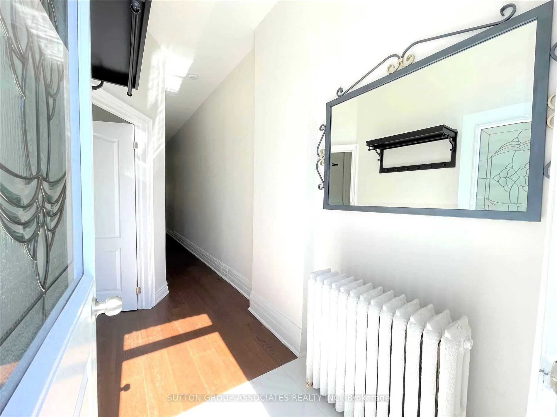 591 College Street, #Upper