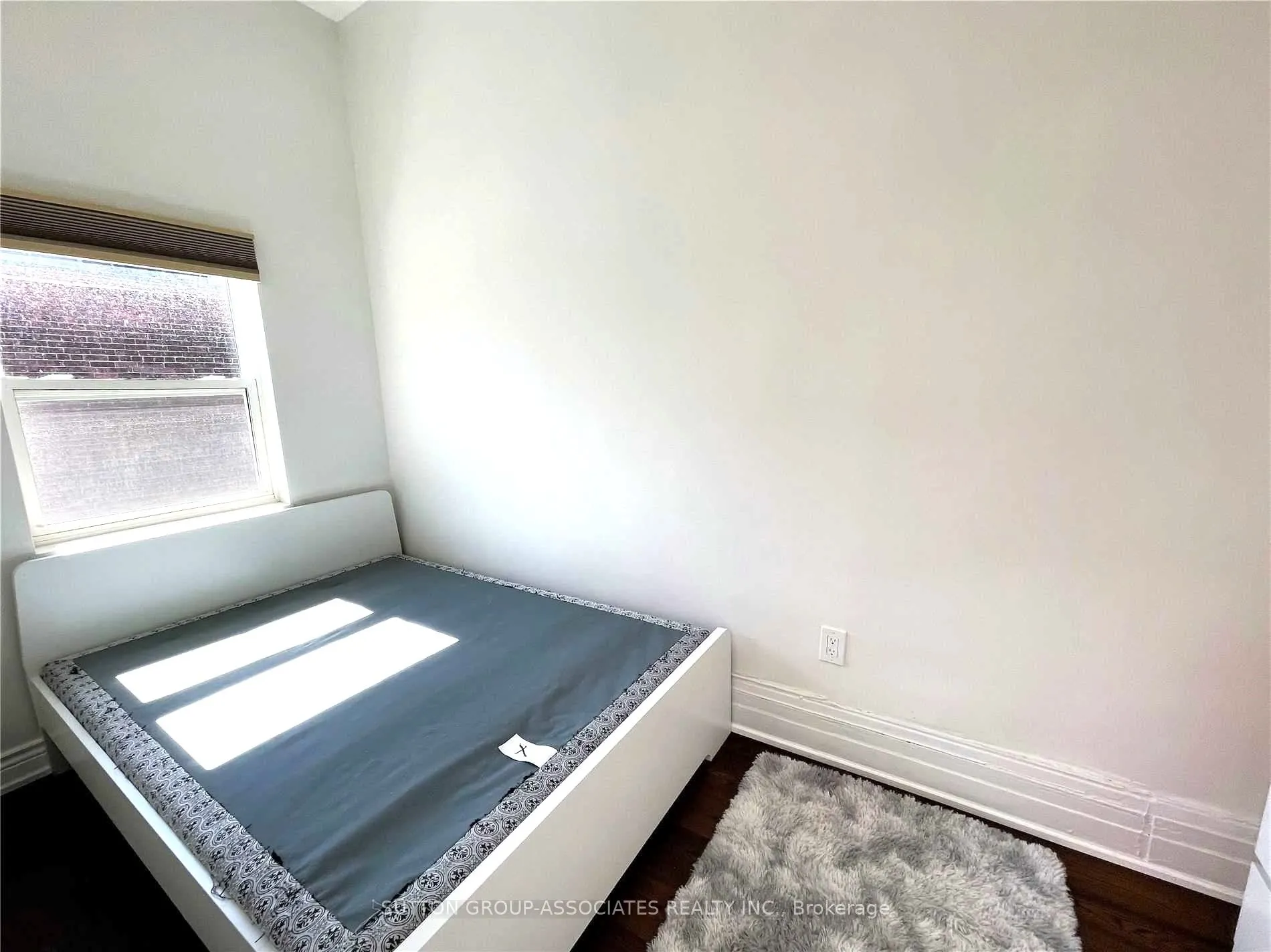 591 College Street, #Upper