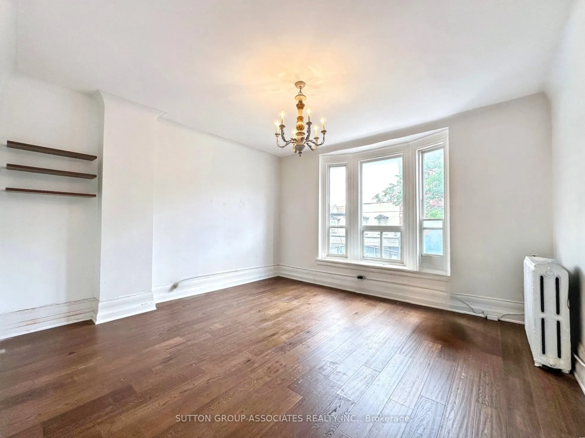 591 College Street, #Upper