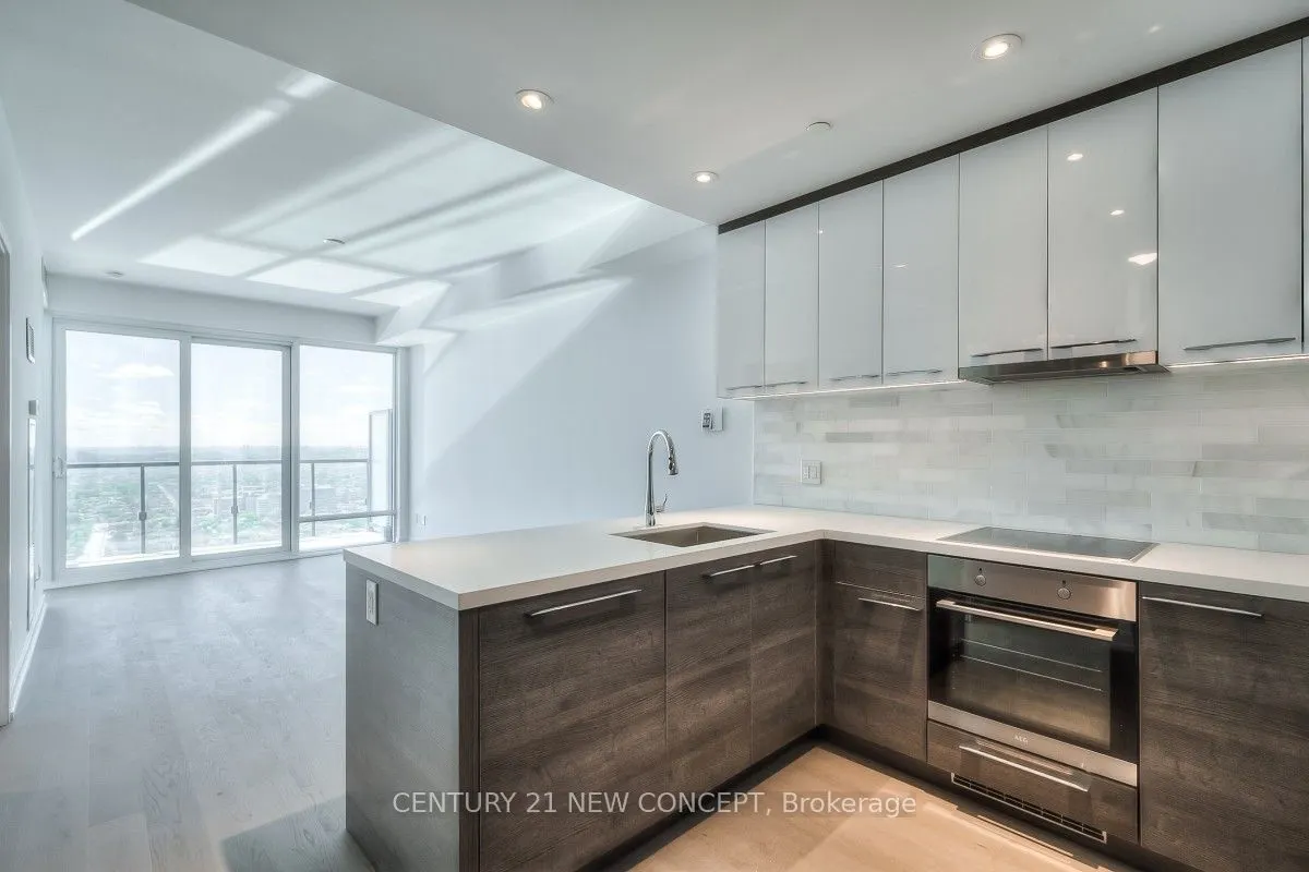 488 University Avenue, #3711