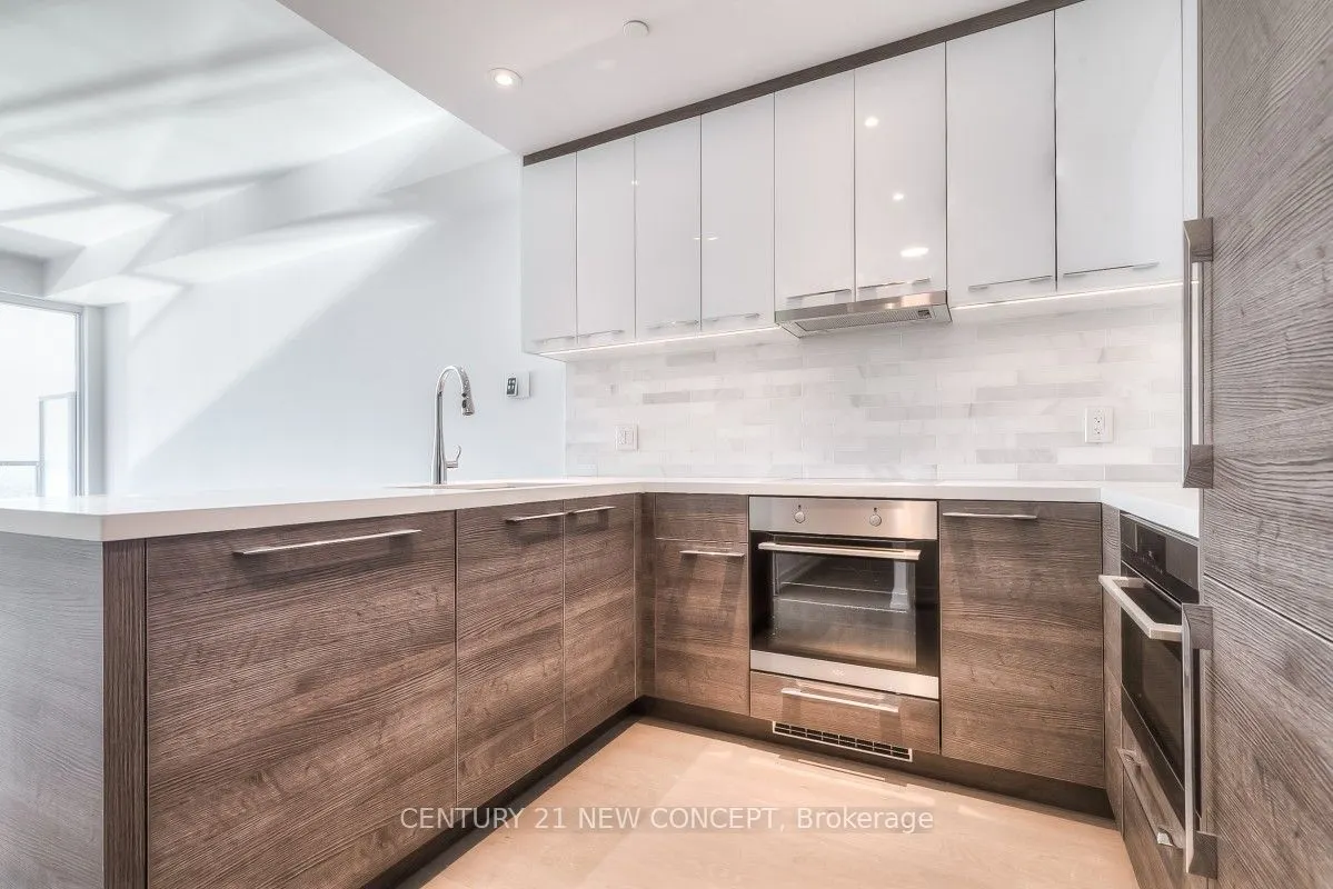 488 University Avenue, #3711
