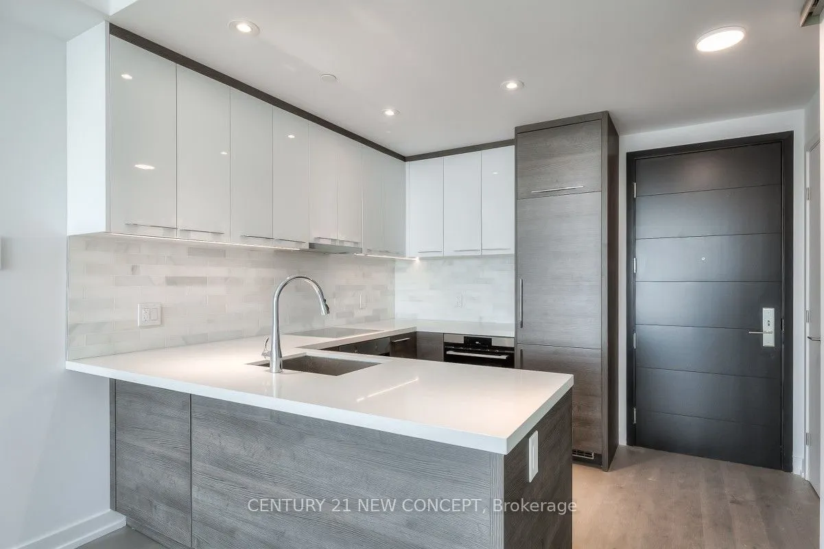 488 University Avenue, #3711